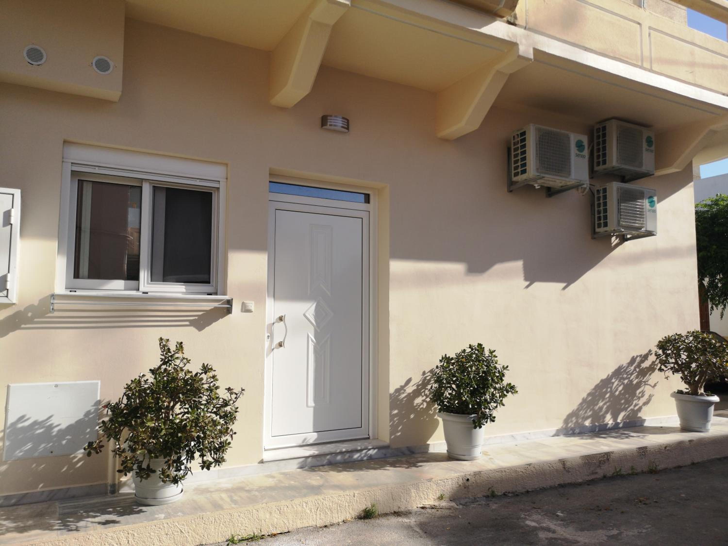 SUNNY HOLIDAYS APARTMENT