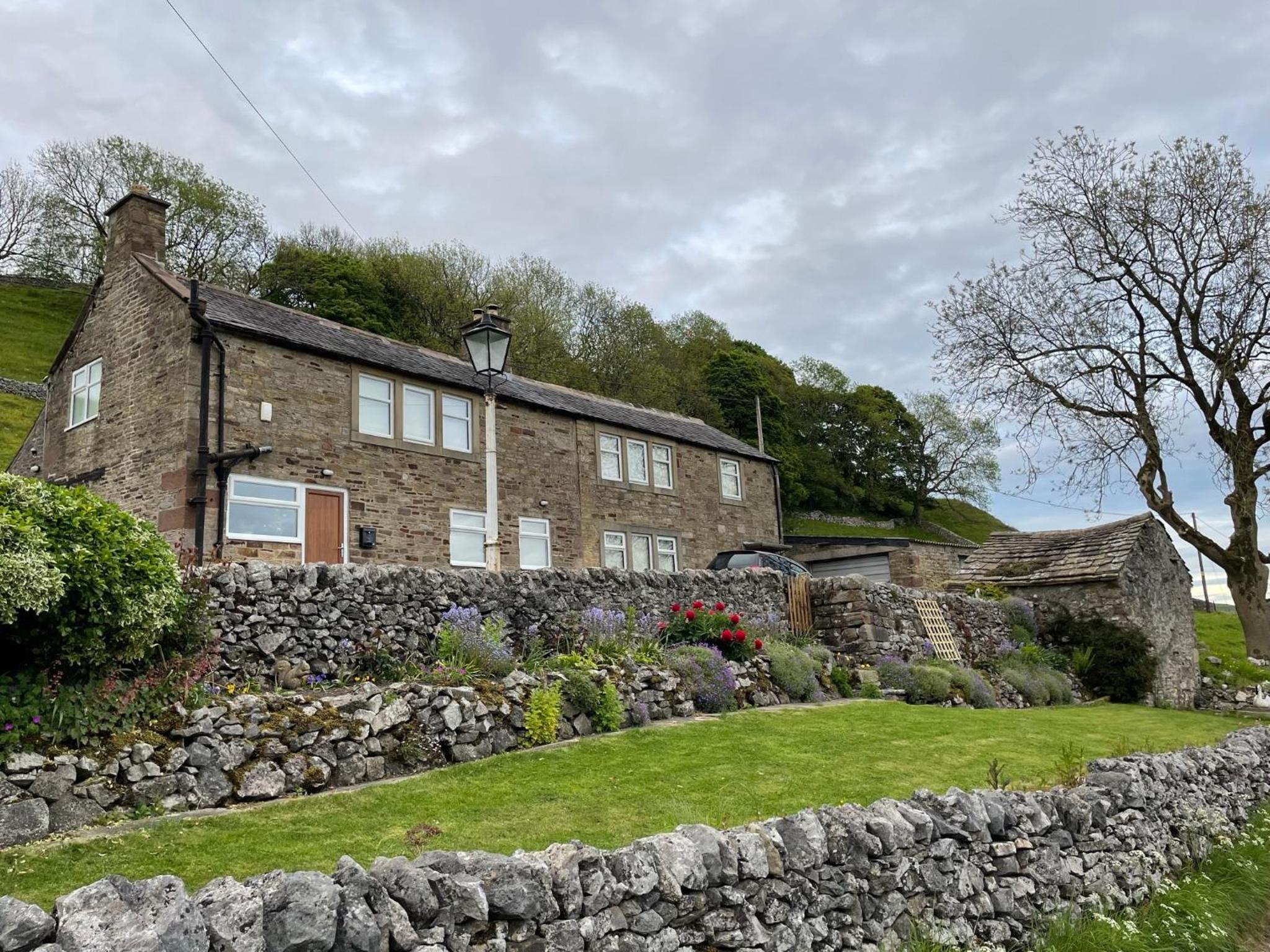 Dove Cottage - Stay at Gwens view 2