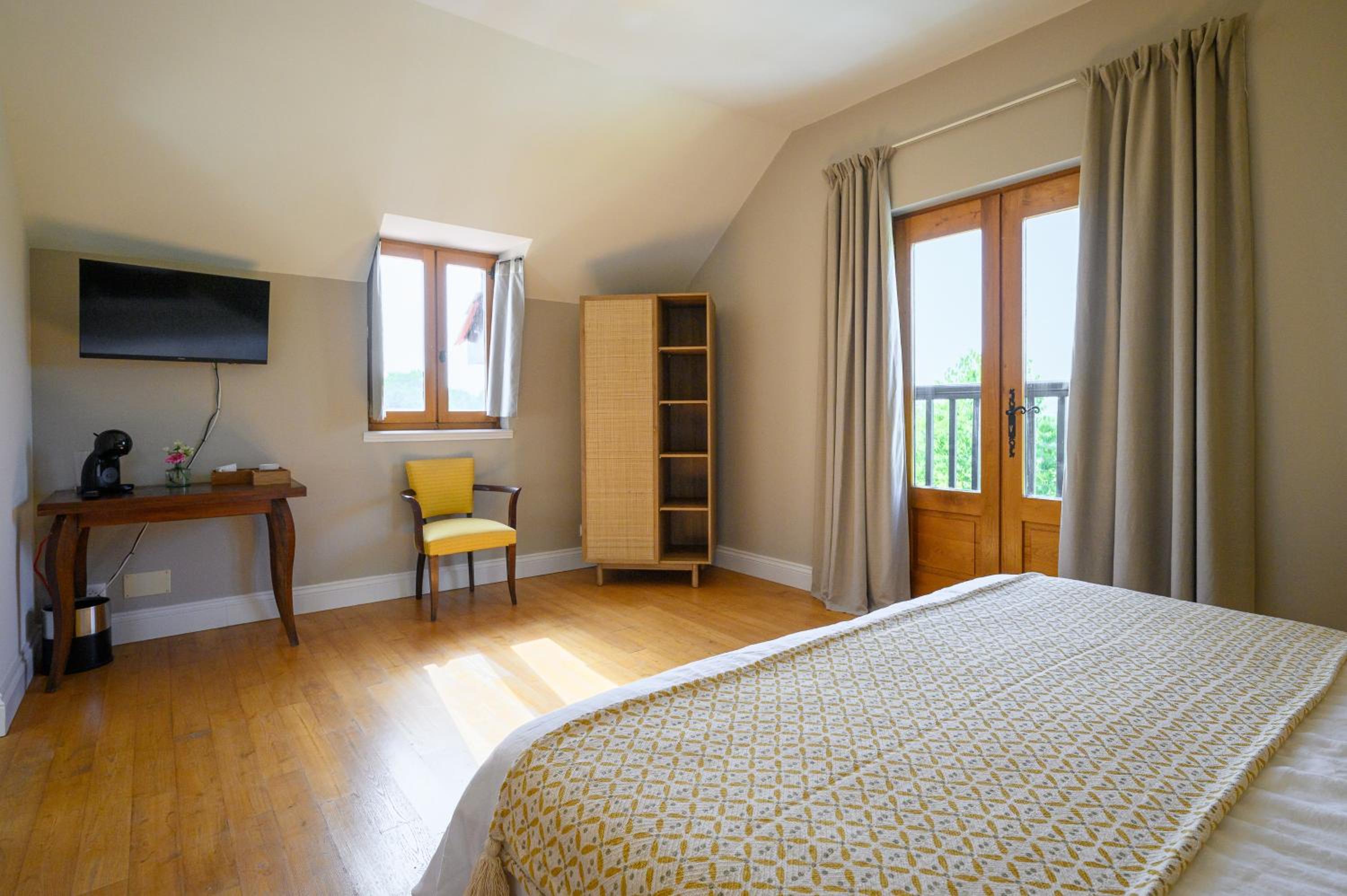 Domaine du Bugassou, Chambres, Table d'hôtes & SPA
