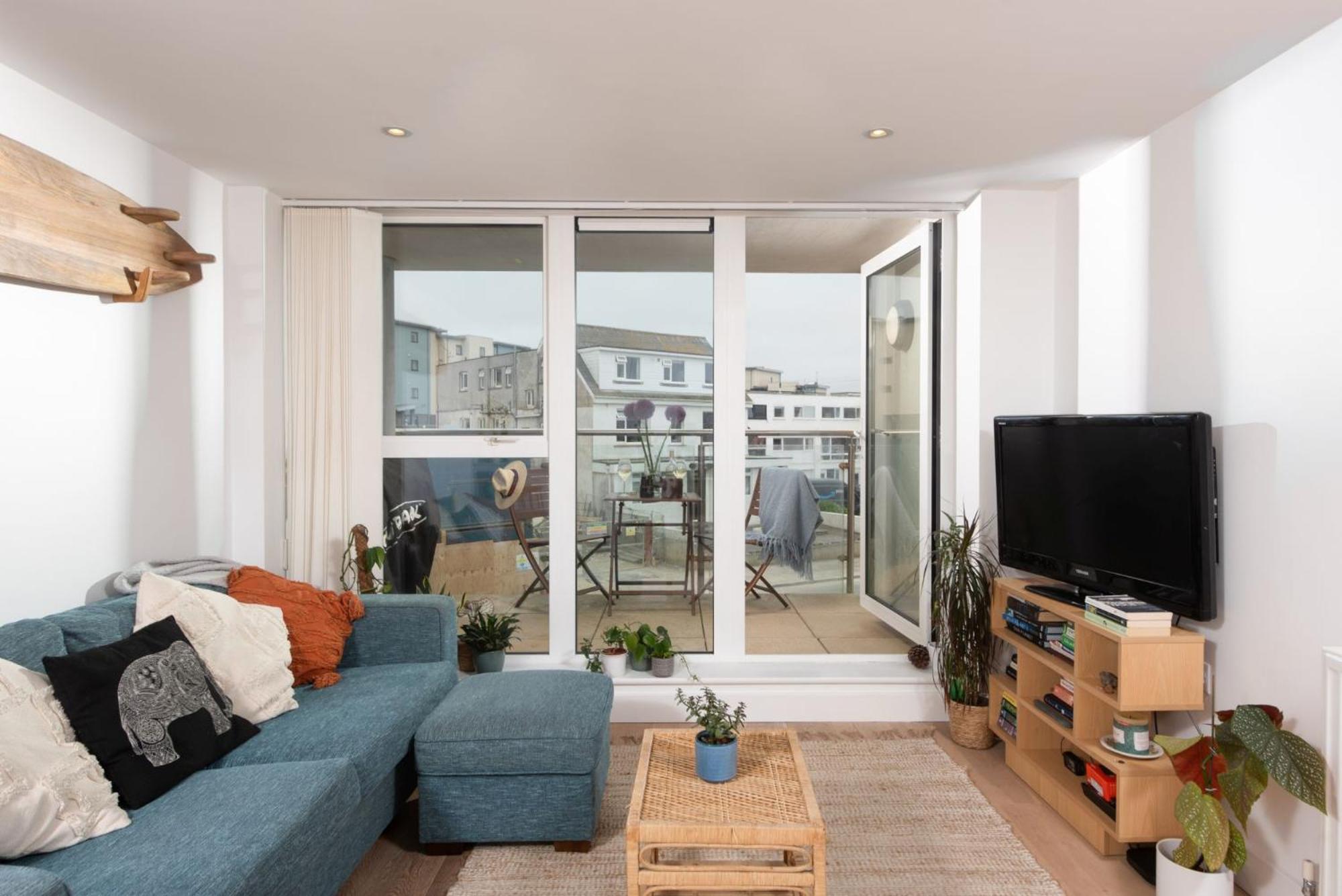 5 Ocean Gate, Newquay view 3