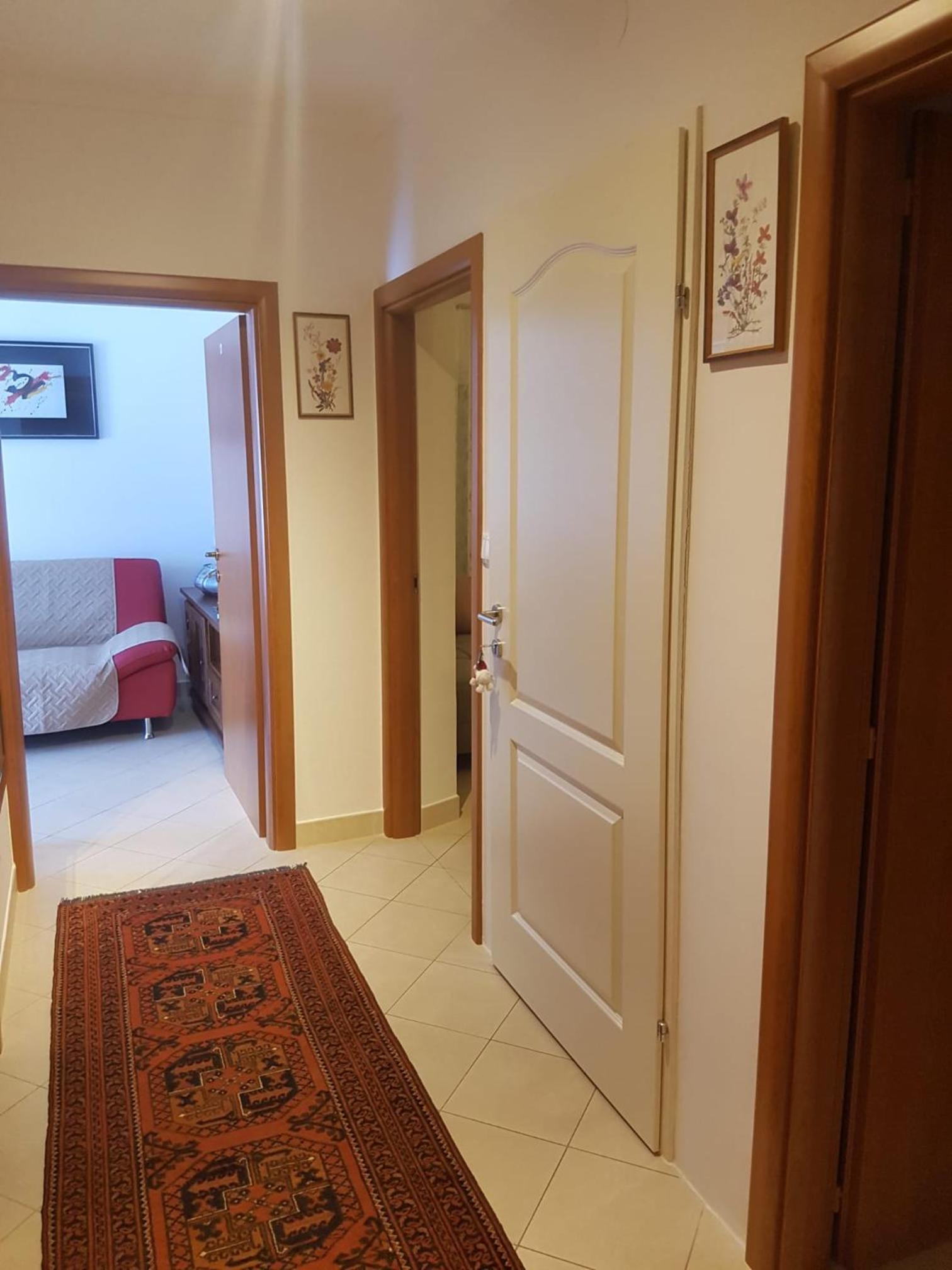 Apartment mit Balkon