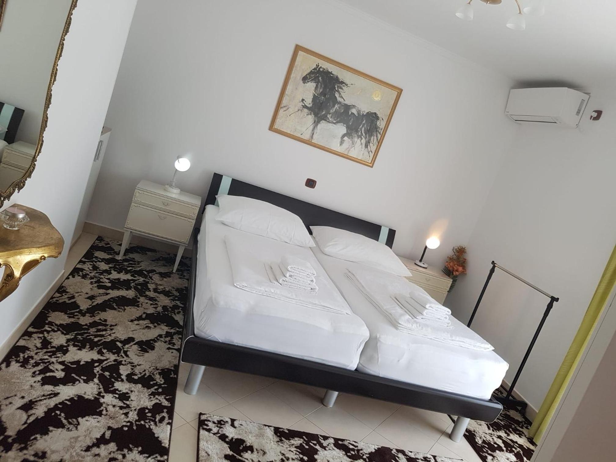 Apartment mit Balkon