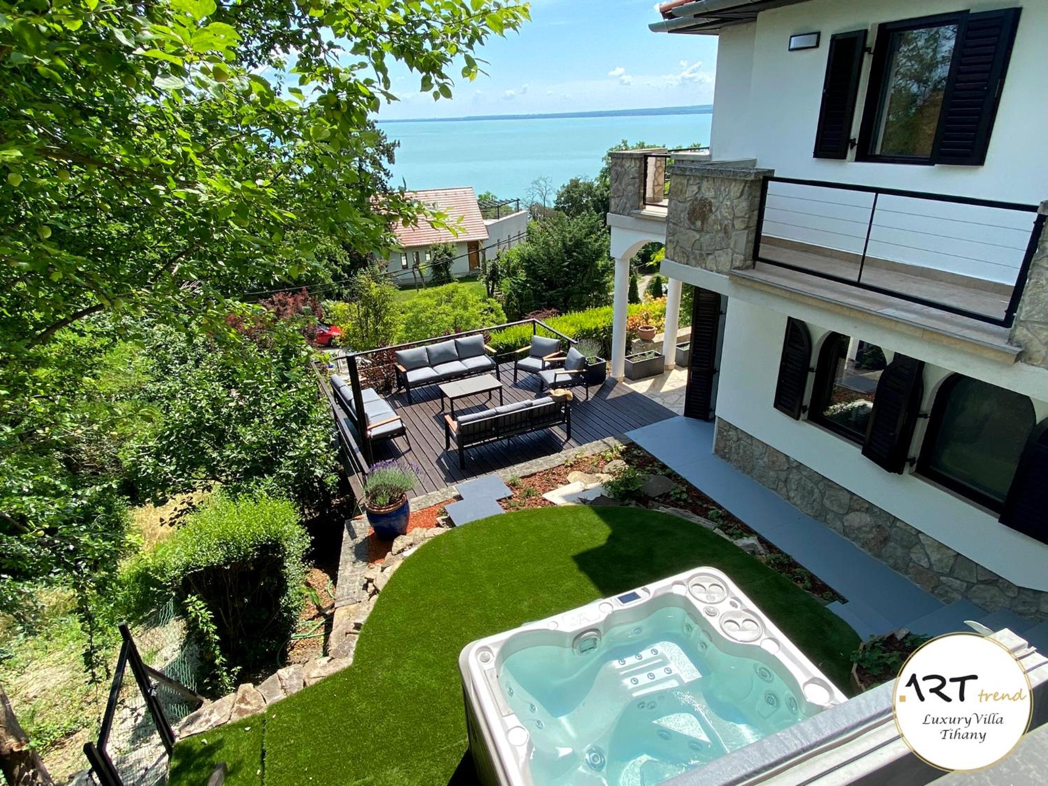ARTtrend Luxury Villa view 2