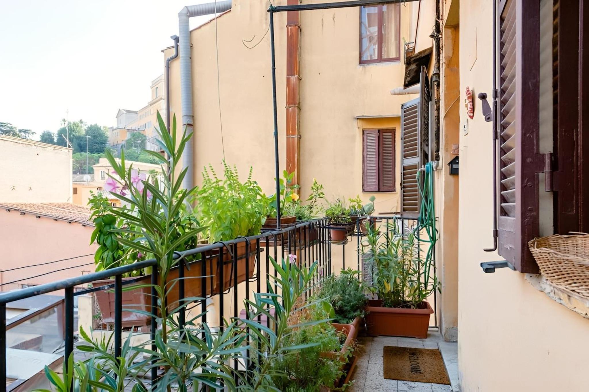Giulia Apartment in Trastevere