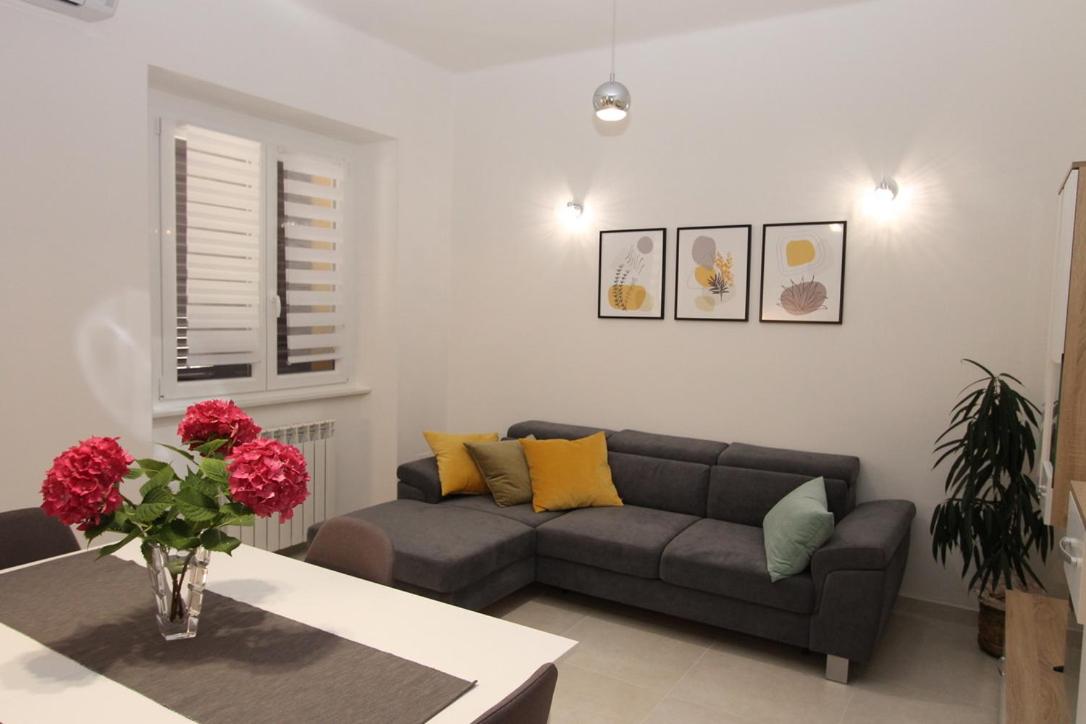 L APARTMENT