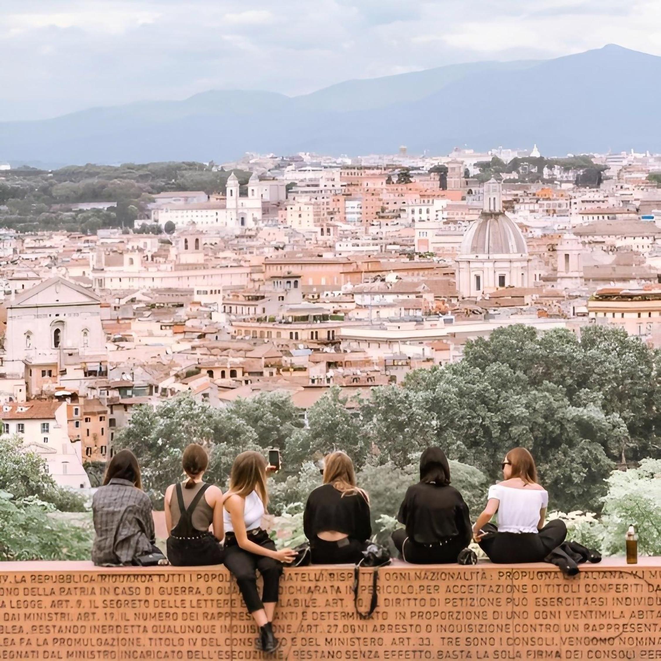 Giulia Apartment in Trastevere