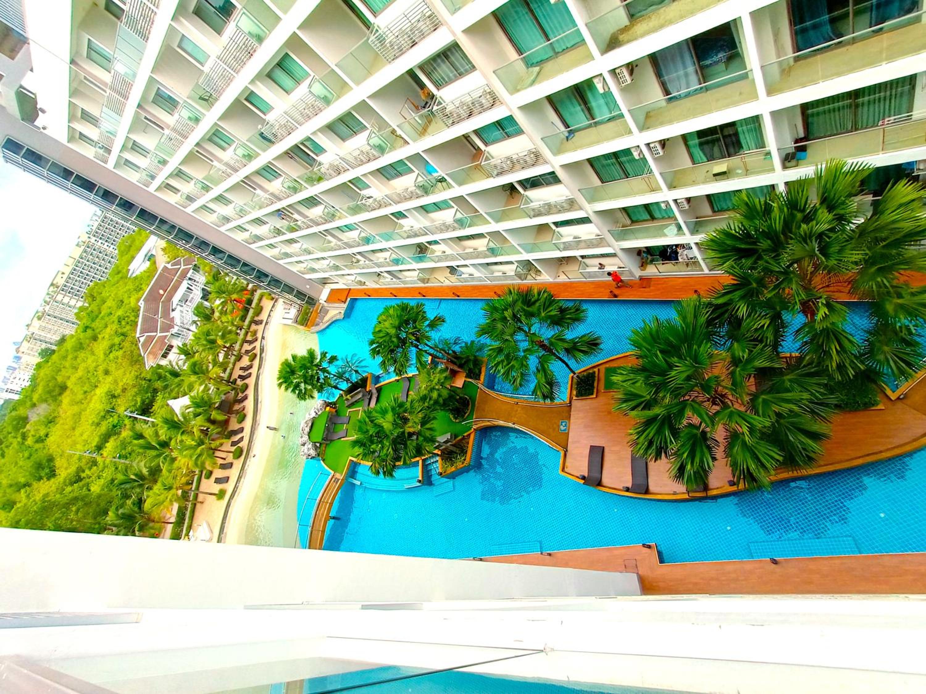 Laguna Beach Resort - Pool View - Sandy Beach, Gym & Huge Lagoon with Slides