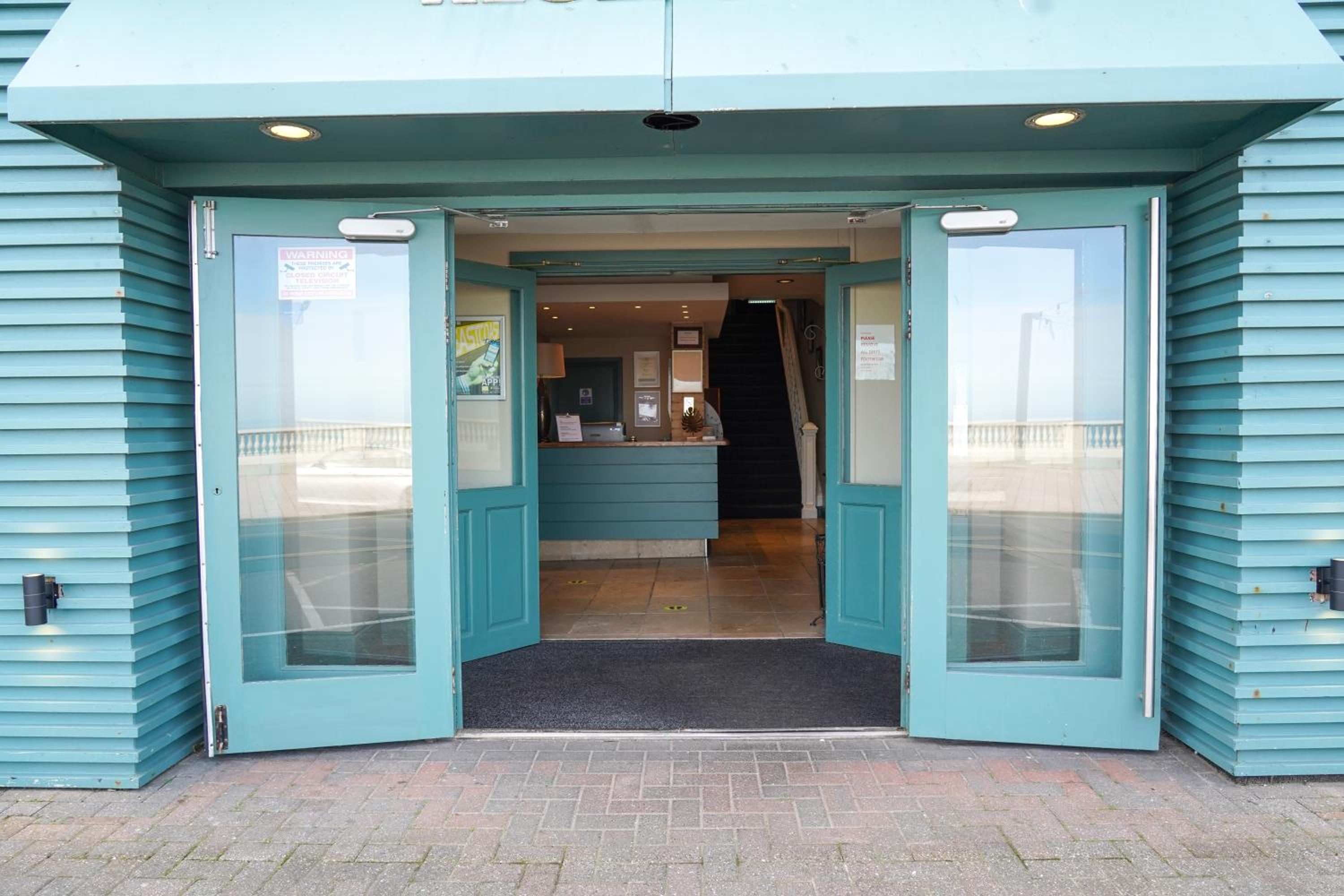 Whitley Bay Vacations - The Royal Hotel - Property Image 5