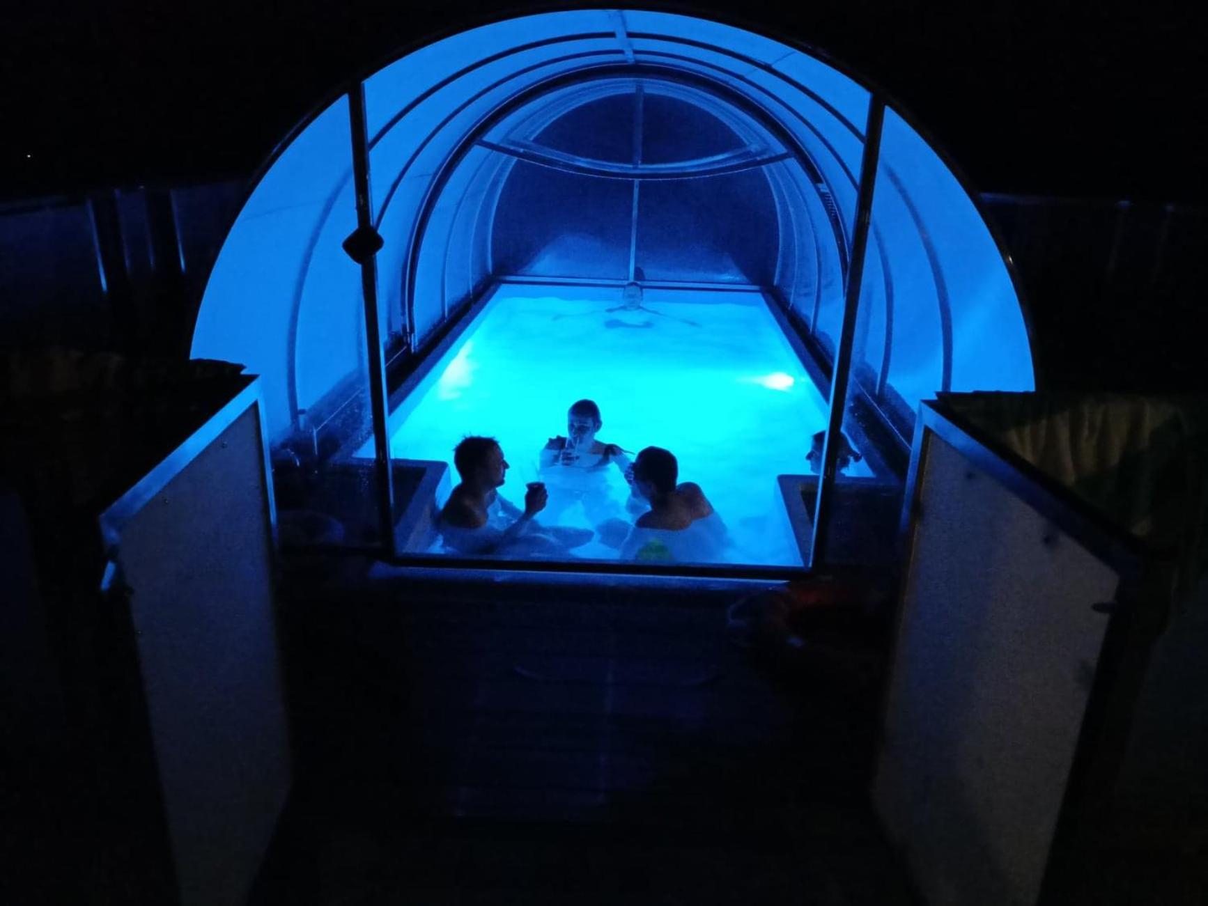 Jacuzzi