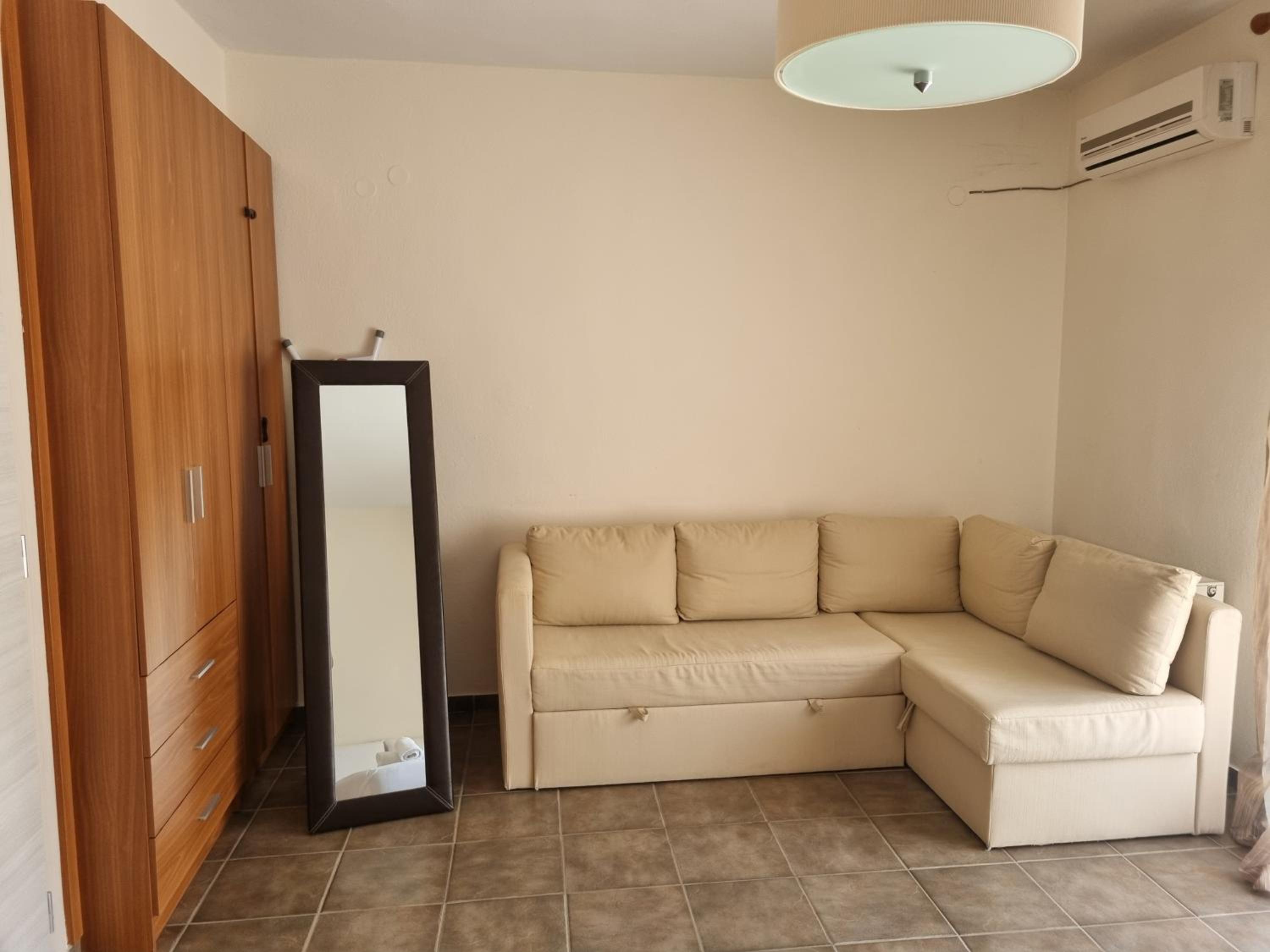 maisonette Zhana