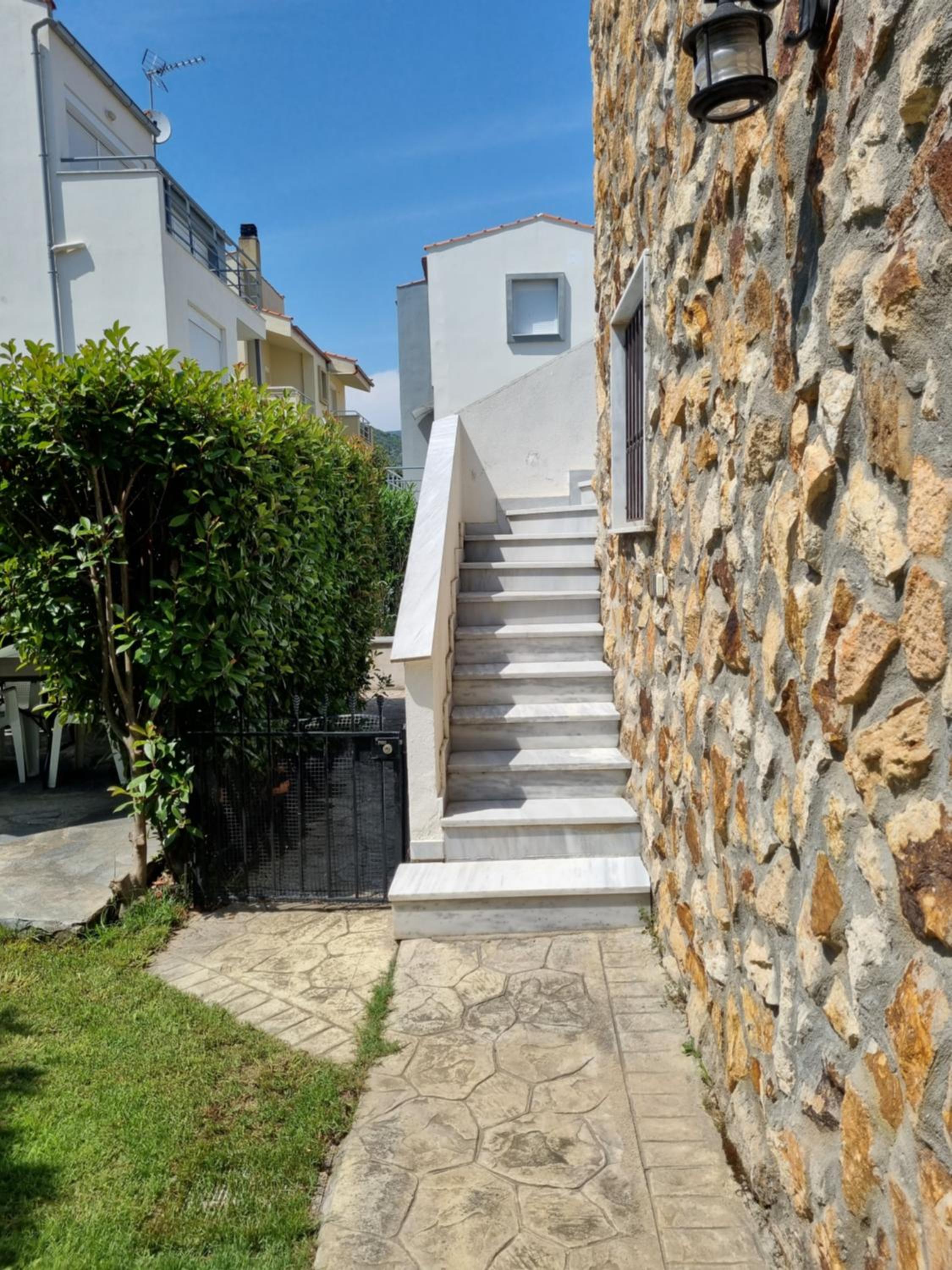 maisonette Zhana