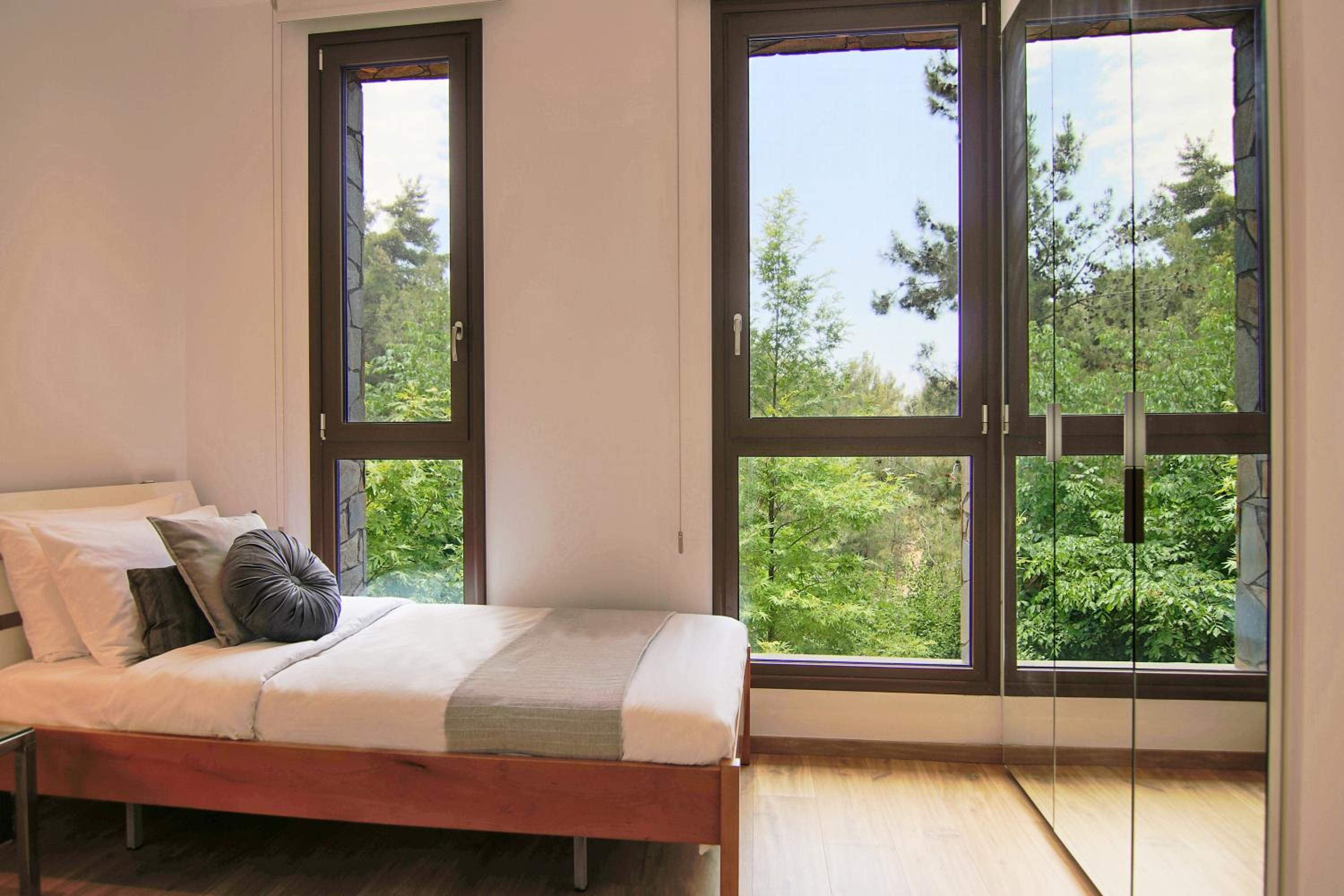 Phaedrus Living: Forest View Luxury Villa Chantara view 3