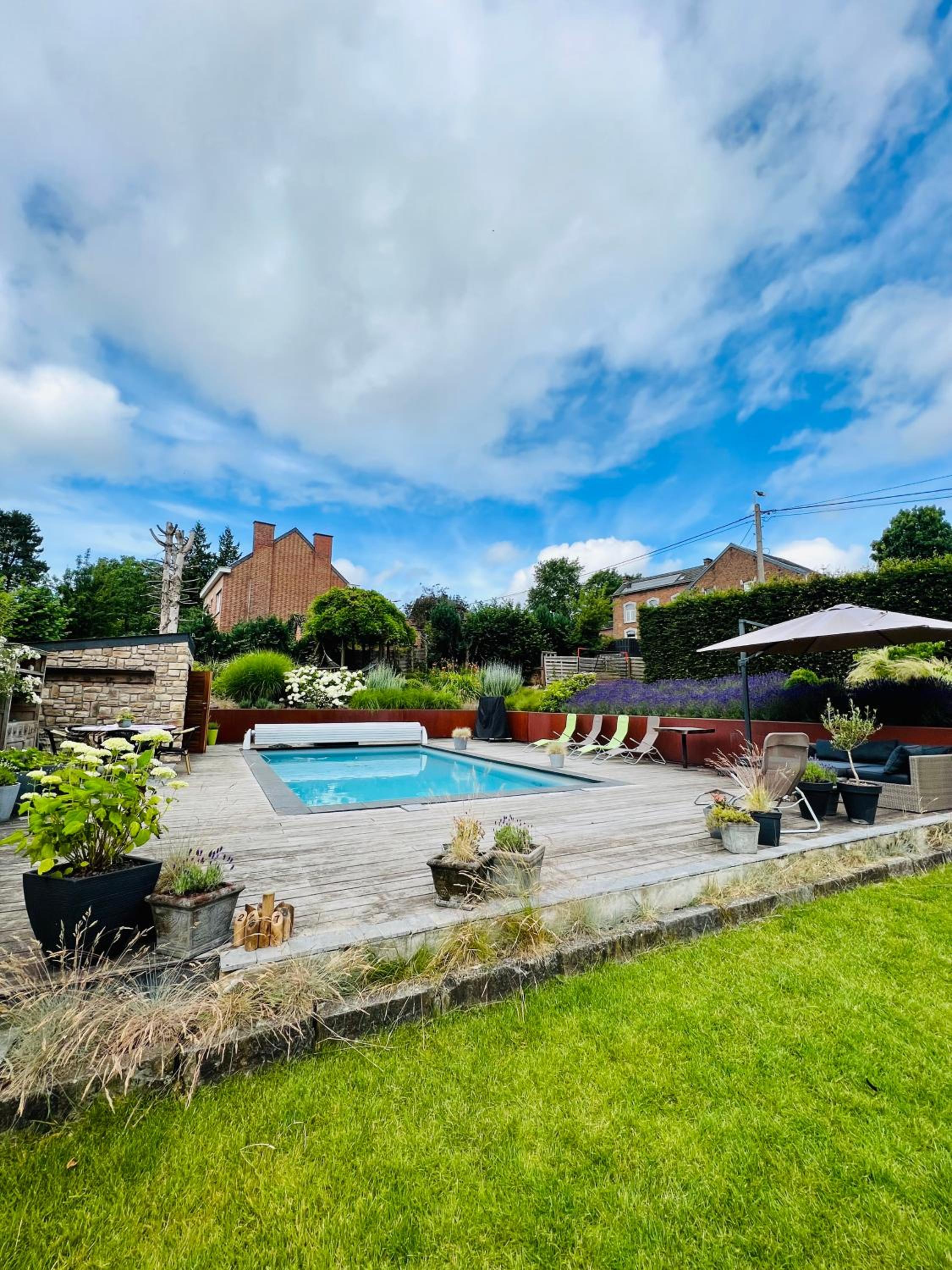 Juste à Côté, Maison de caractère avec piscine