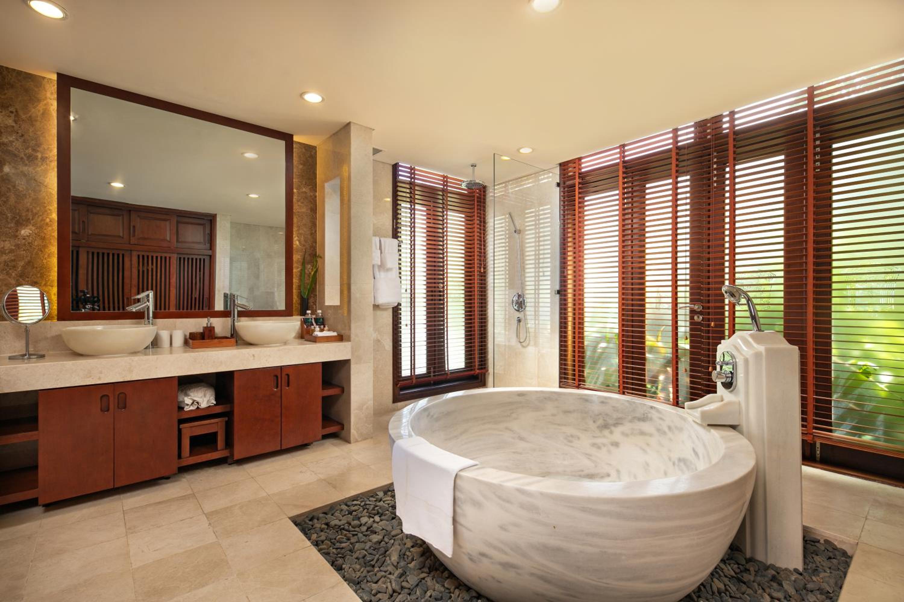 Abogo Resort Villa BeachFront City Center DaNang
