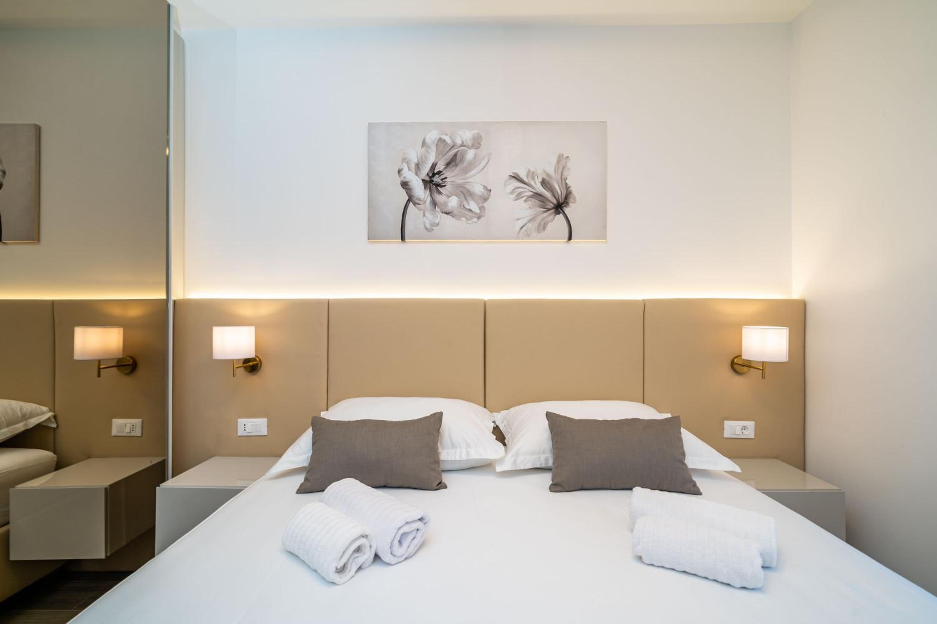 Apartments Zadro