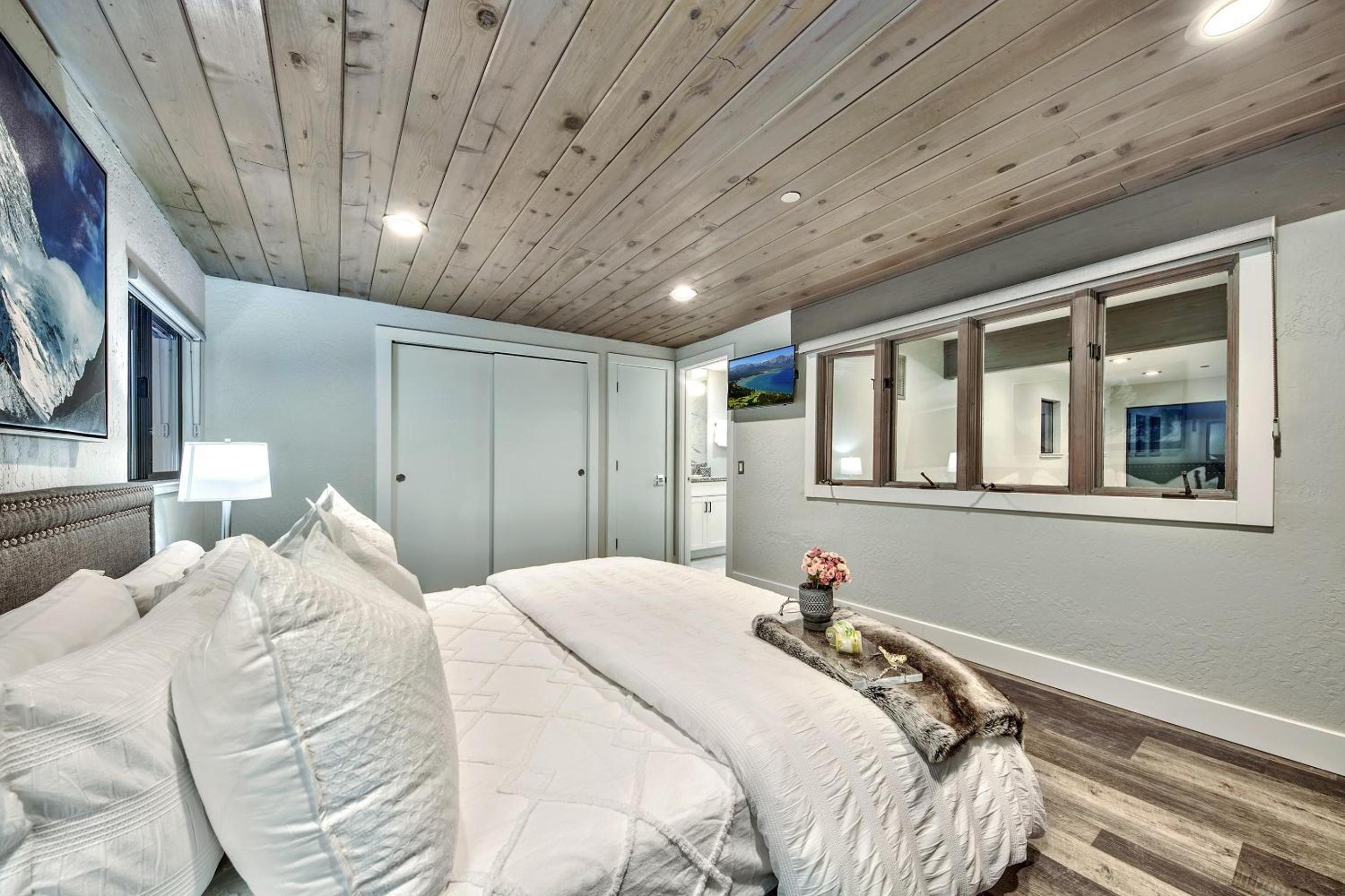 Lake Tahoe Vacations - LUXE 4 Blue Diamond Lake Tahoe Lodge - Property Image 37