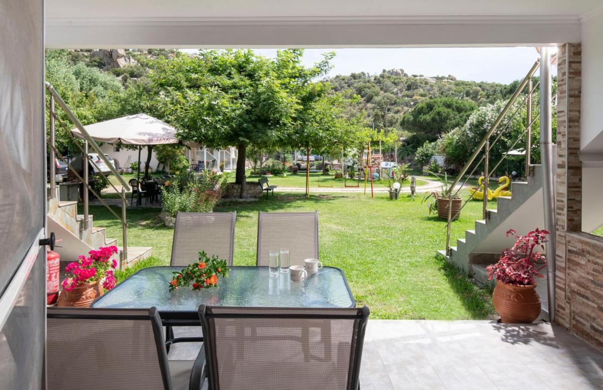 outdoor BBQ area