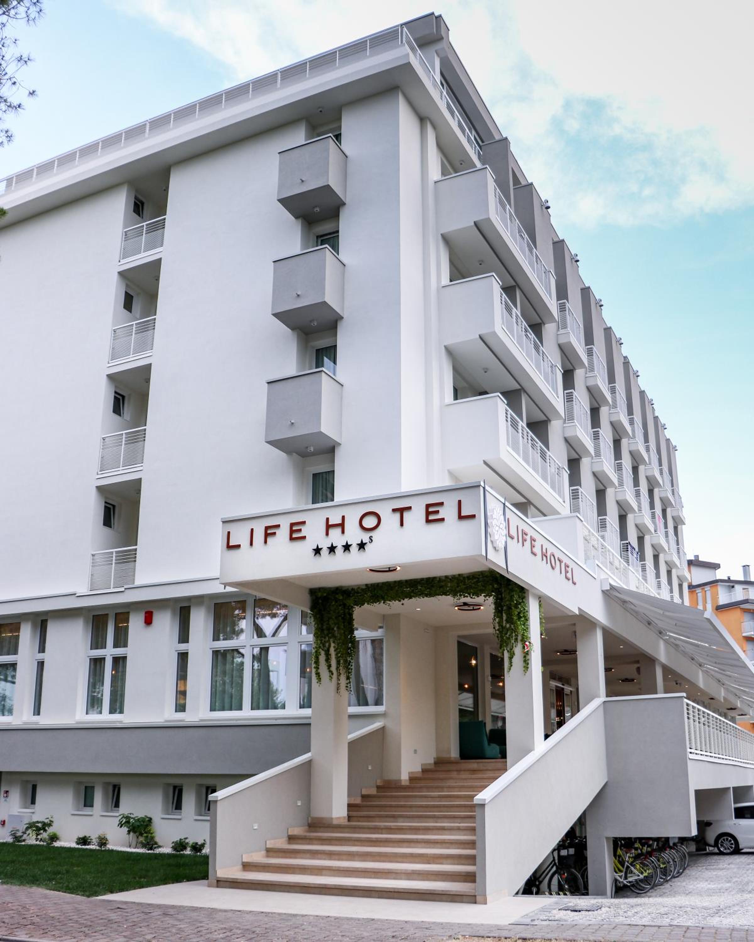 Hotel Life Hotel - Image 1