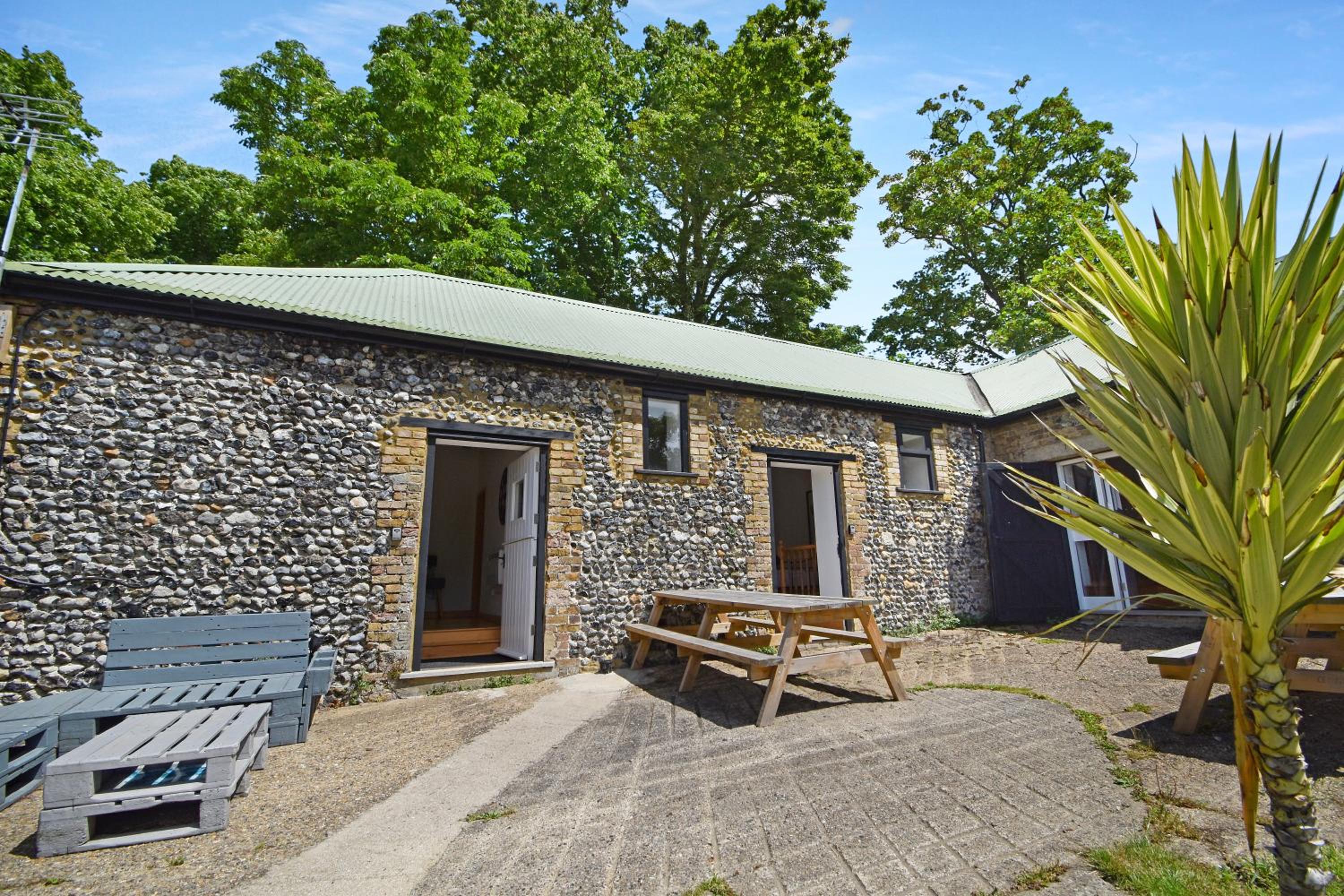 Hotel 5 Bed Barn Conversion - With Private Hot Tub