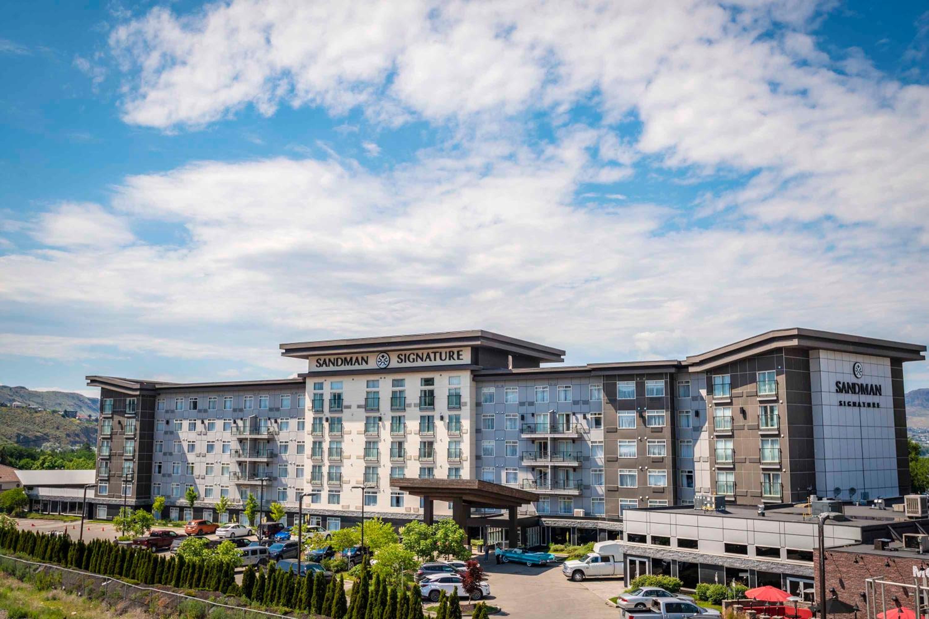 Hotel Sandman Signature Kamloops Hotel