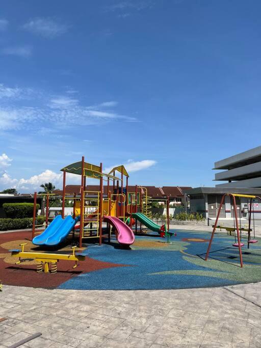 Ipoh Manhattan TSL Pool View Water Park Homestay!