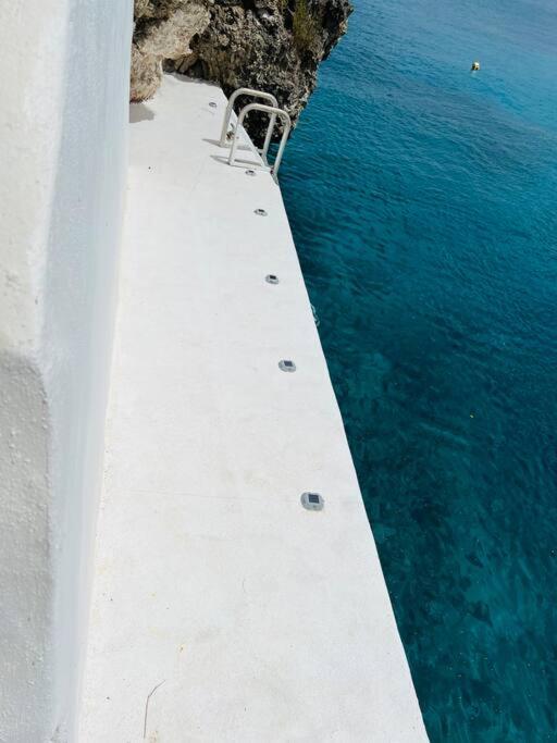 Yemaya Villa Curaçao Unique-Oceanfront-Private stairway to sea!