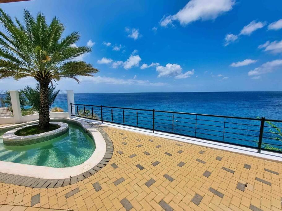 Yemaya Villa Curaçao Unique-Oceanfront-Private stairway to sea!