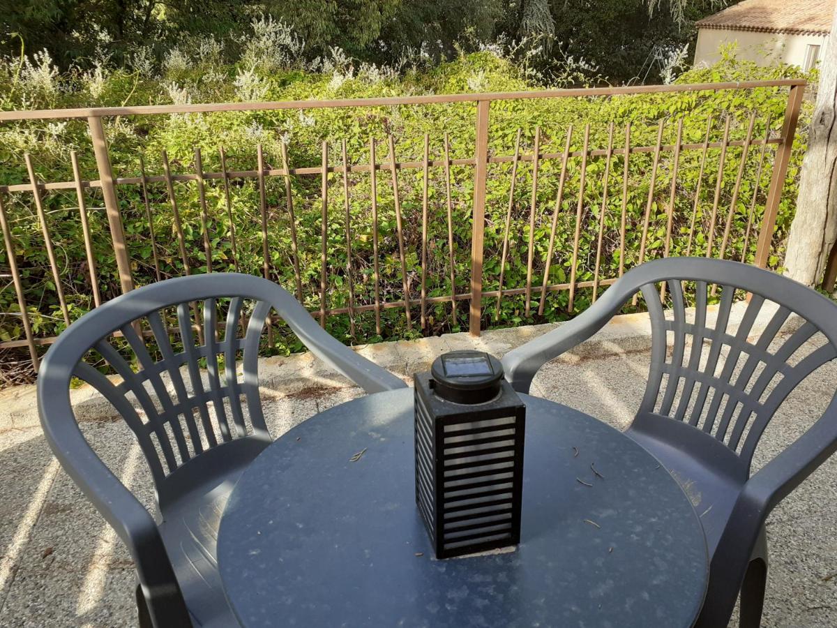 Location saisonnière avec piscine et terrasse au pied du luberon view 5