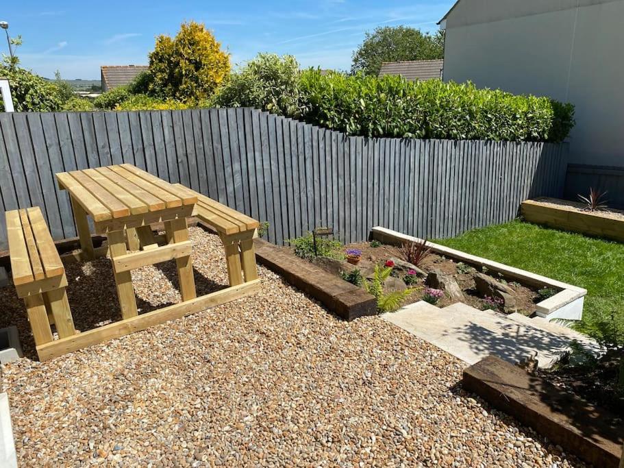 Stylish 3 bed home with allocated parking for 2 view 4