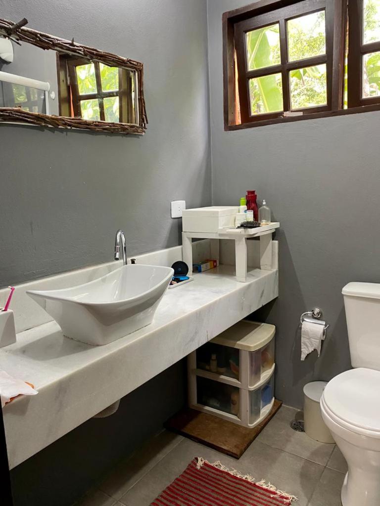 Casa charmosa em Camburi, perto da praia, com garagem-São Sebastião