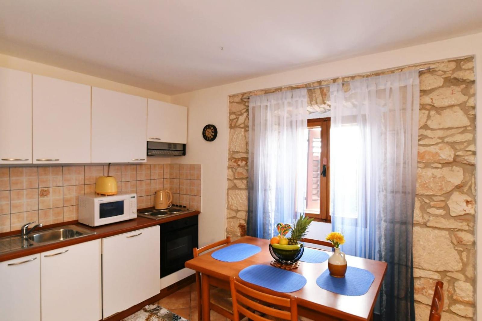 Freya's Apartments Medulin view 2