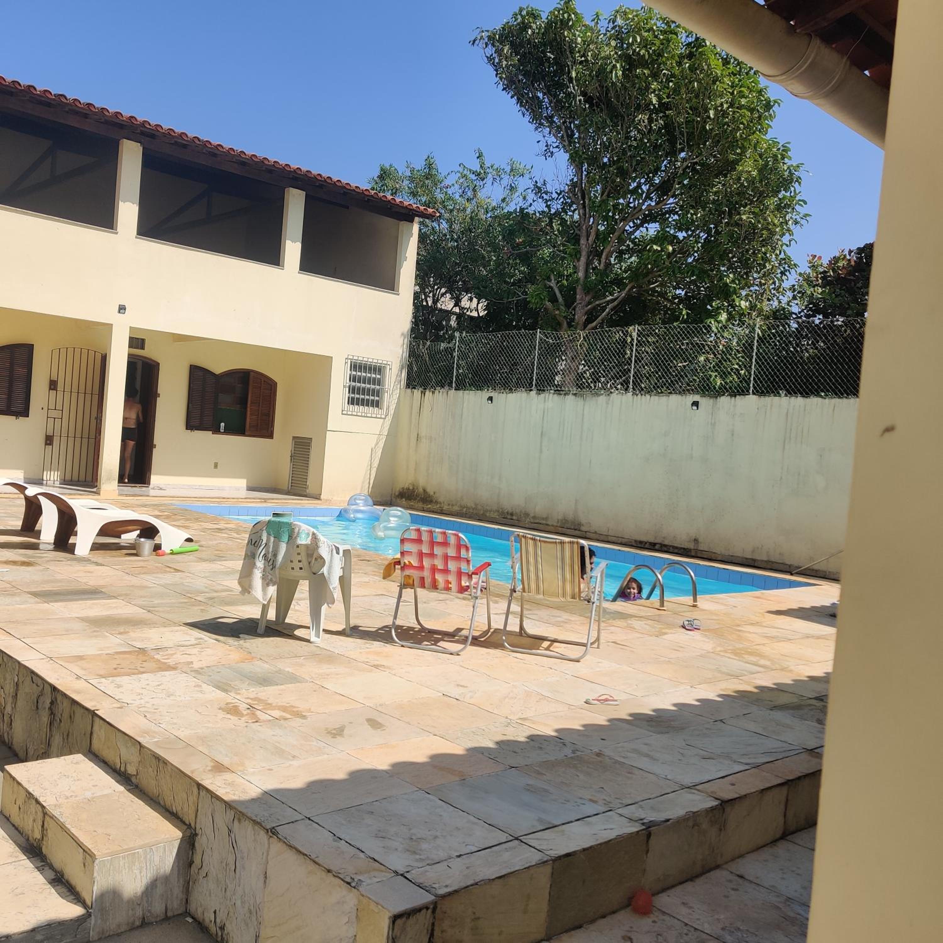 Casa muito espaçosa privativa com Piscina, Churrasqueira e área gourmet