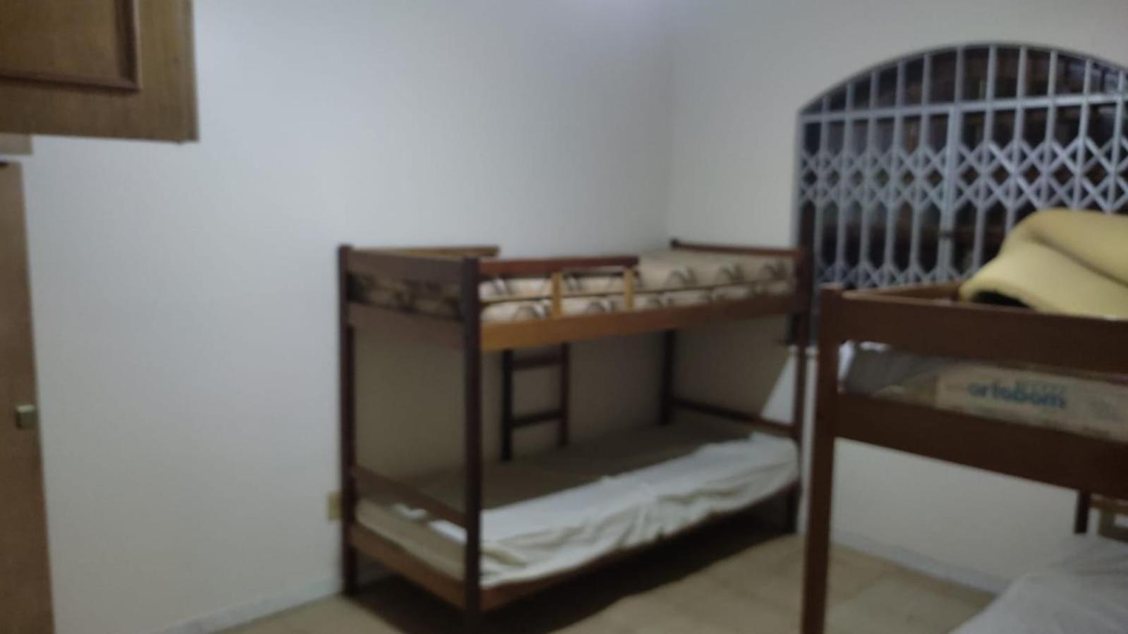 Casa muito espaçosa privativa com Piscina, Churrasqueira e área gourmet