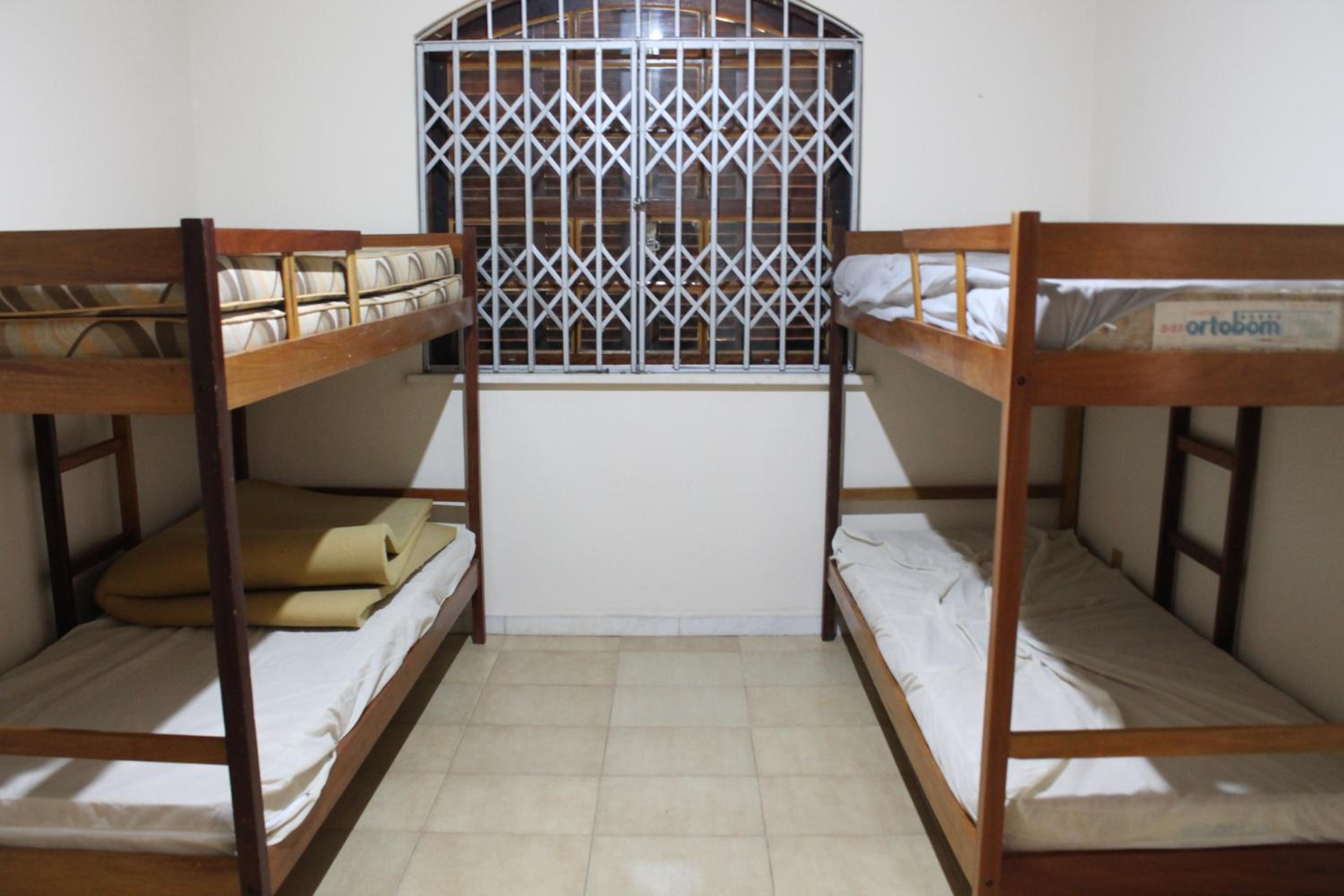 Casa muito espaçosa privativa com Piscina, Churrasqueira e área gourmet