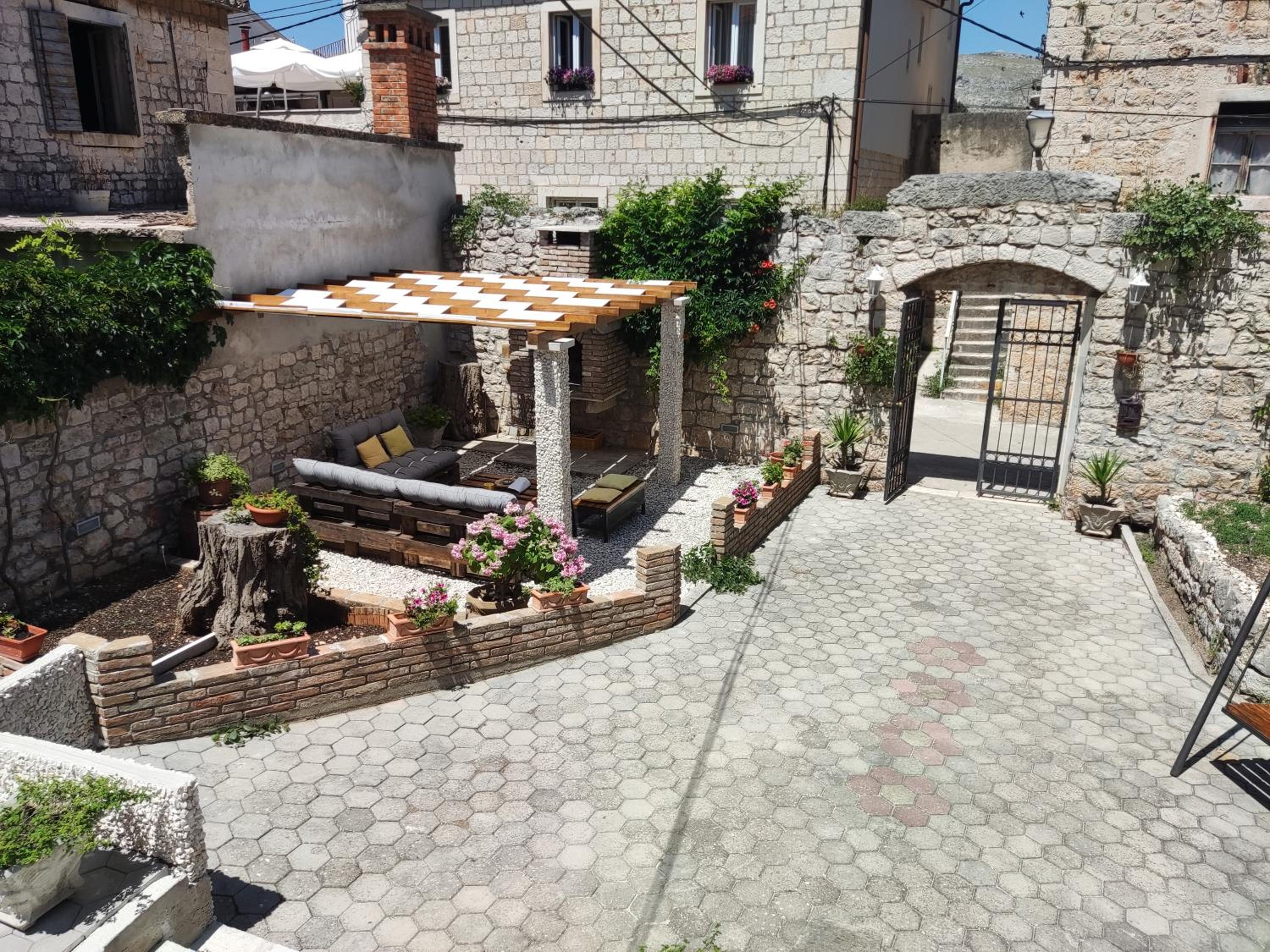 Guest House Exalto