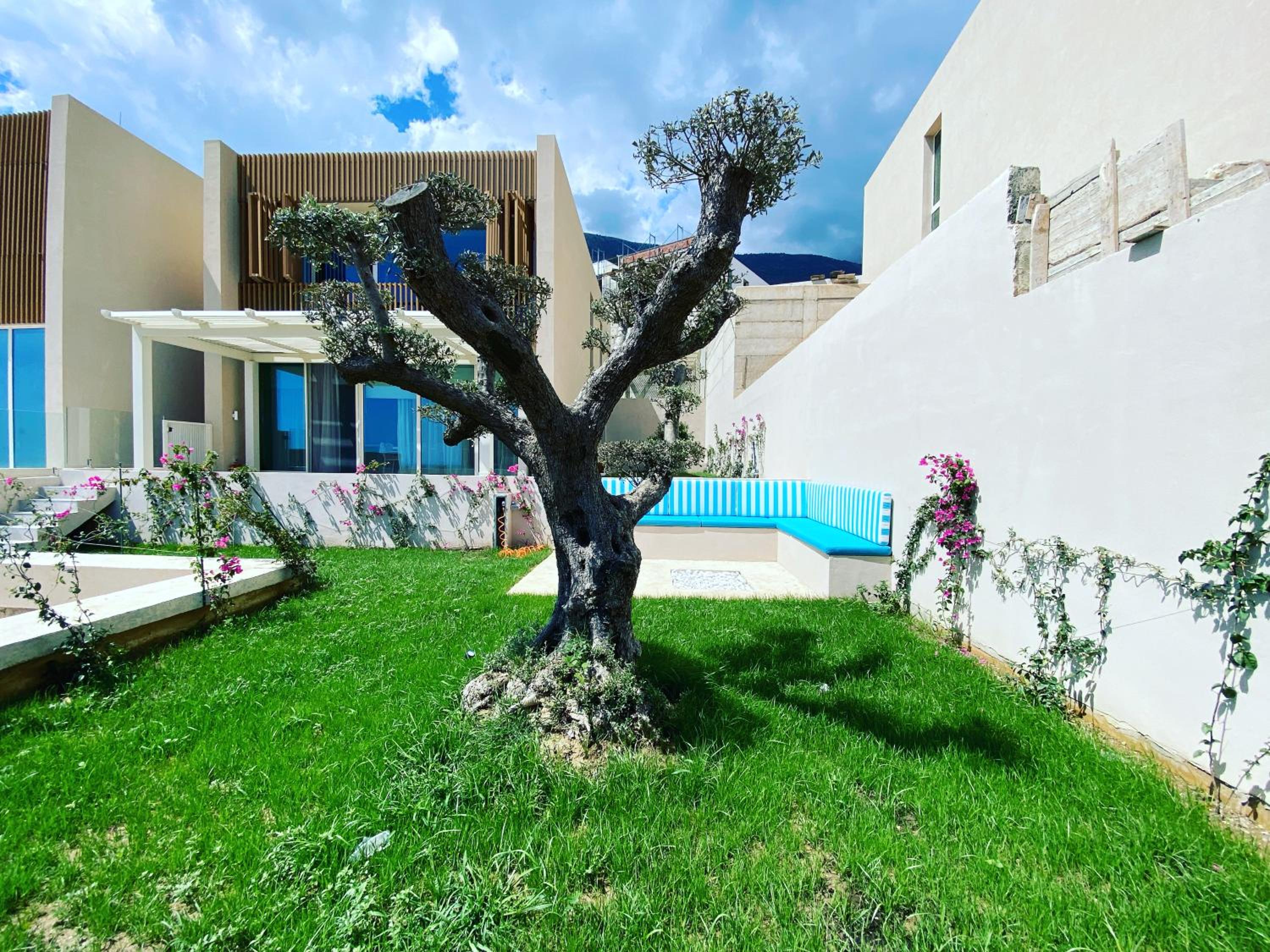 Seaclusion Villa Palase - Heated Pool & Jacuzzi