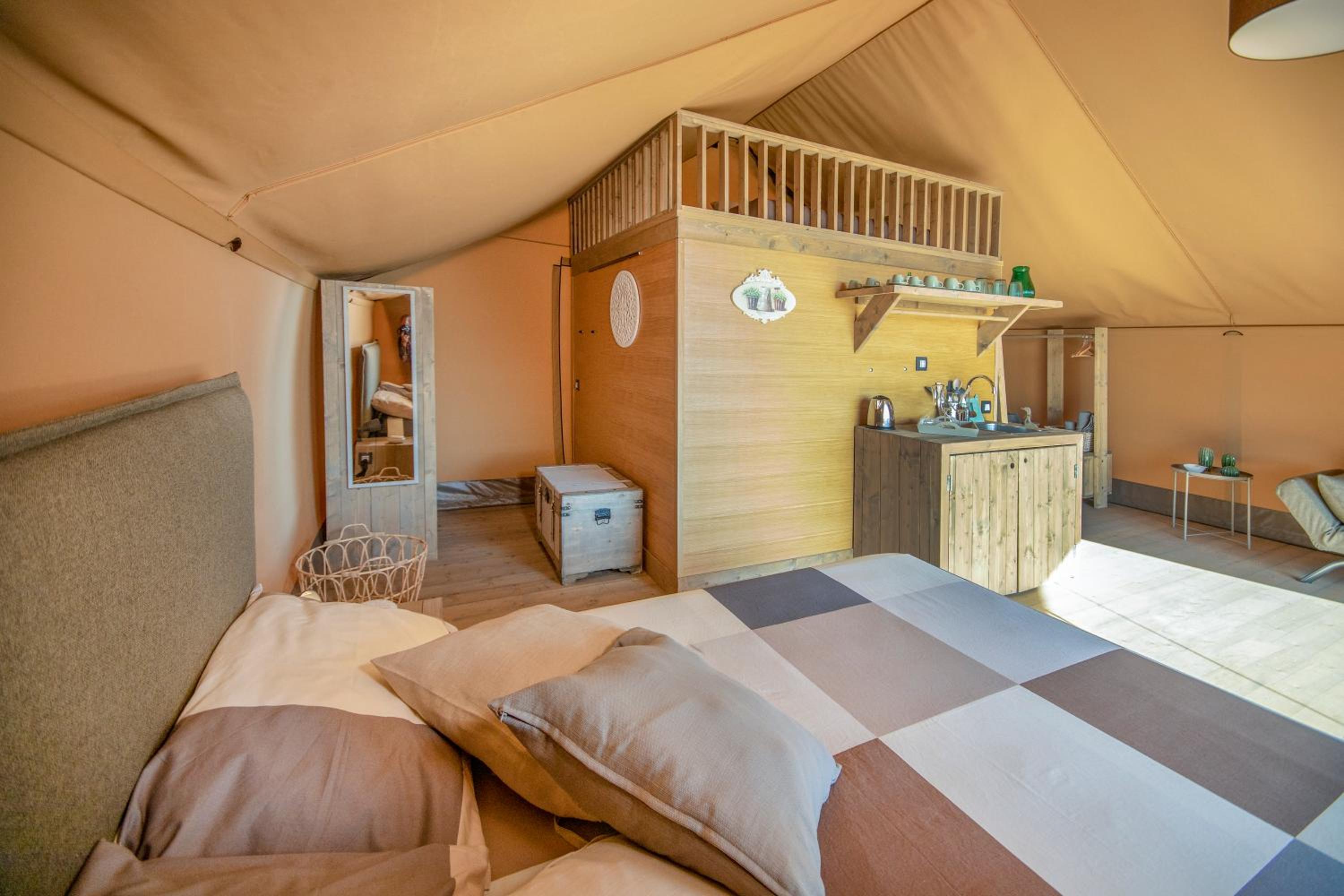 Glamping Debbiare