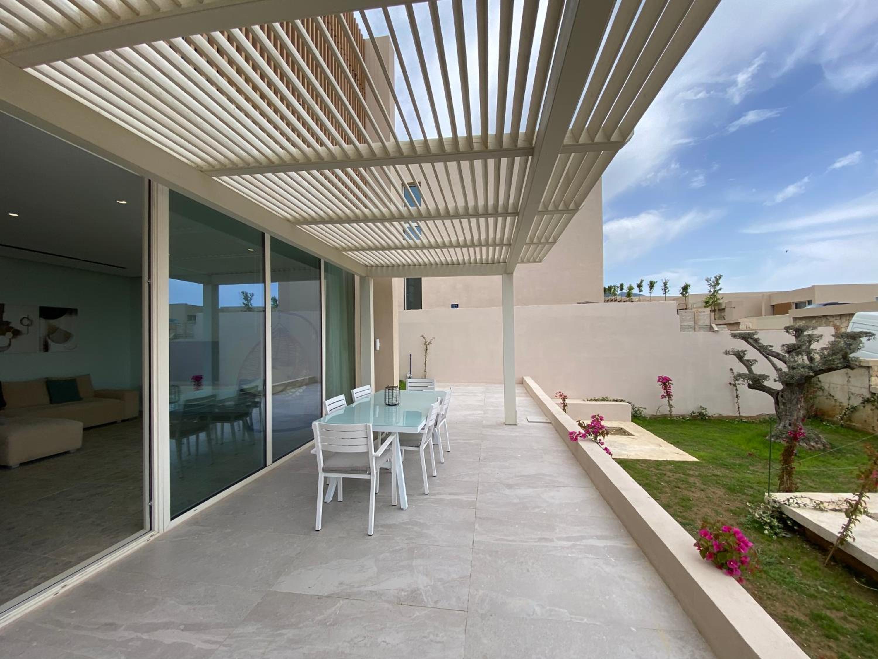 Seaclusion Villa Palase - Heated Pool & Jacuzzi
