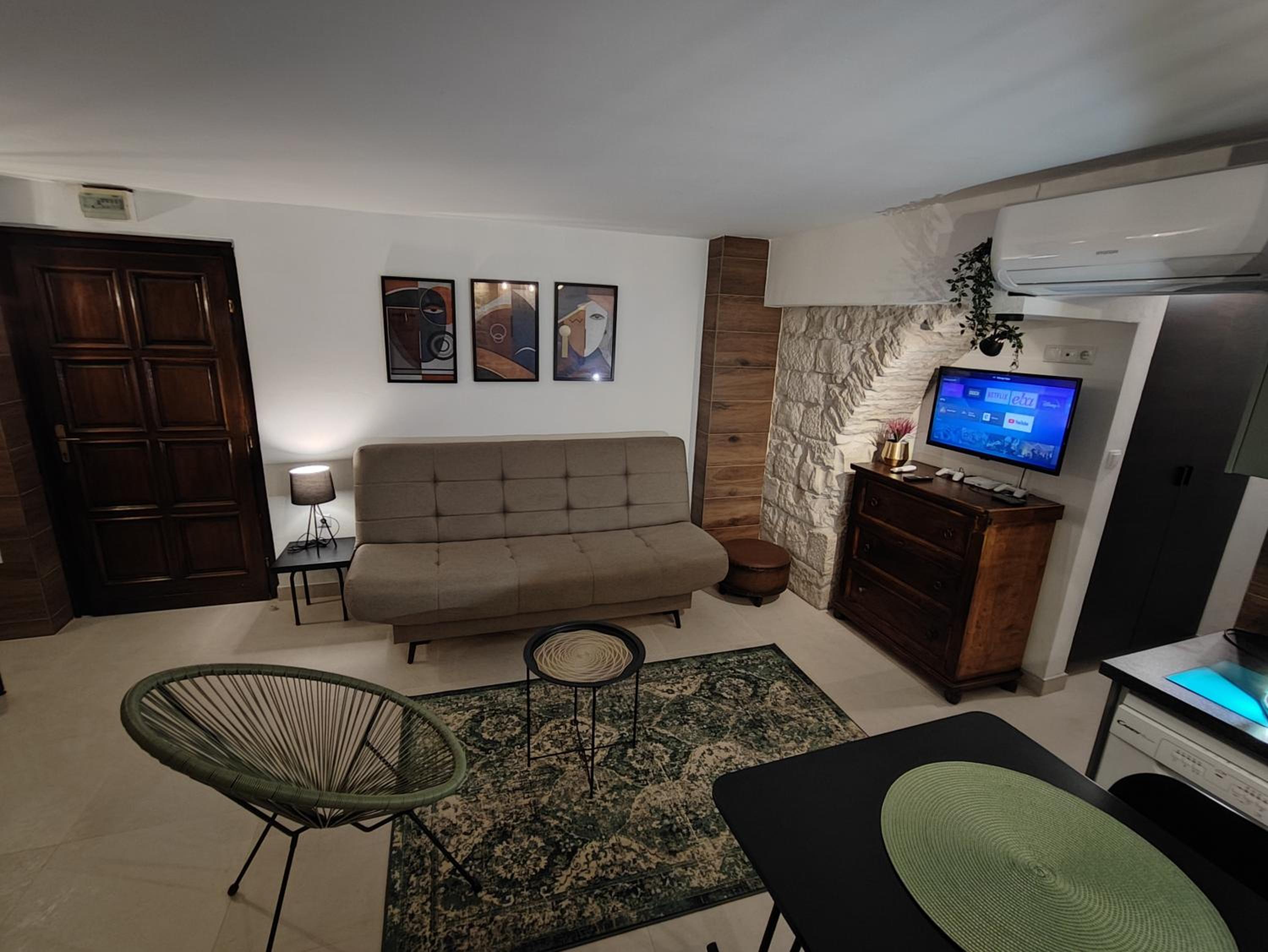 Carol Rooms