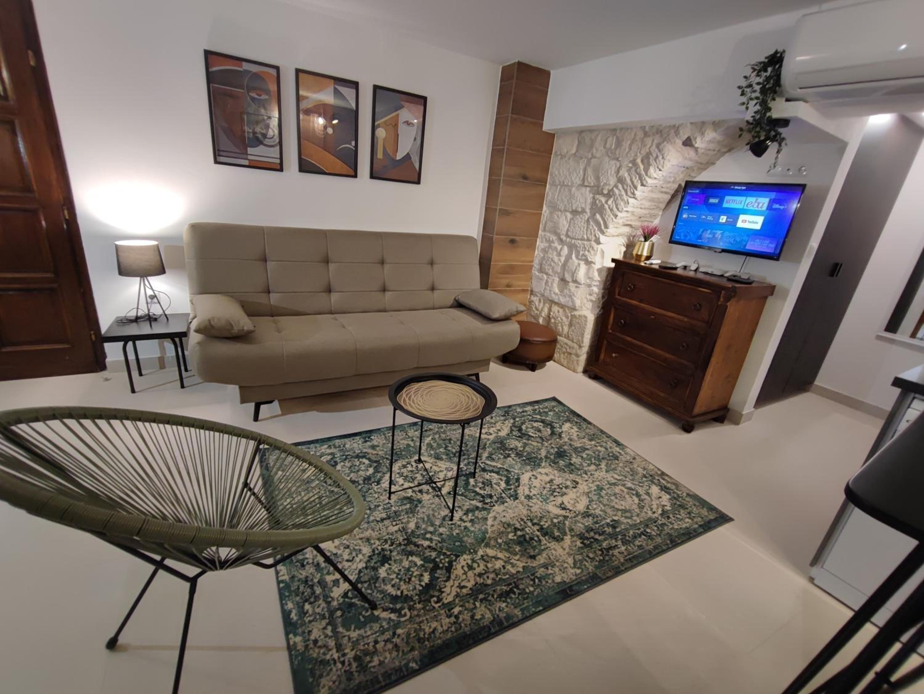 Carol Rooms