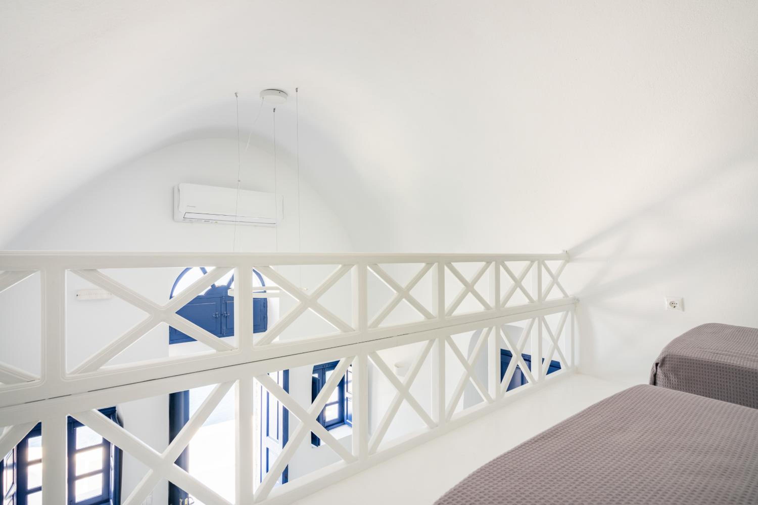 Oia Cave Loft photo 4