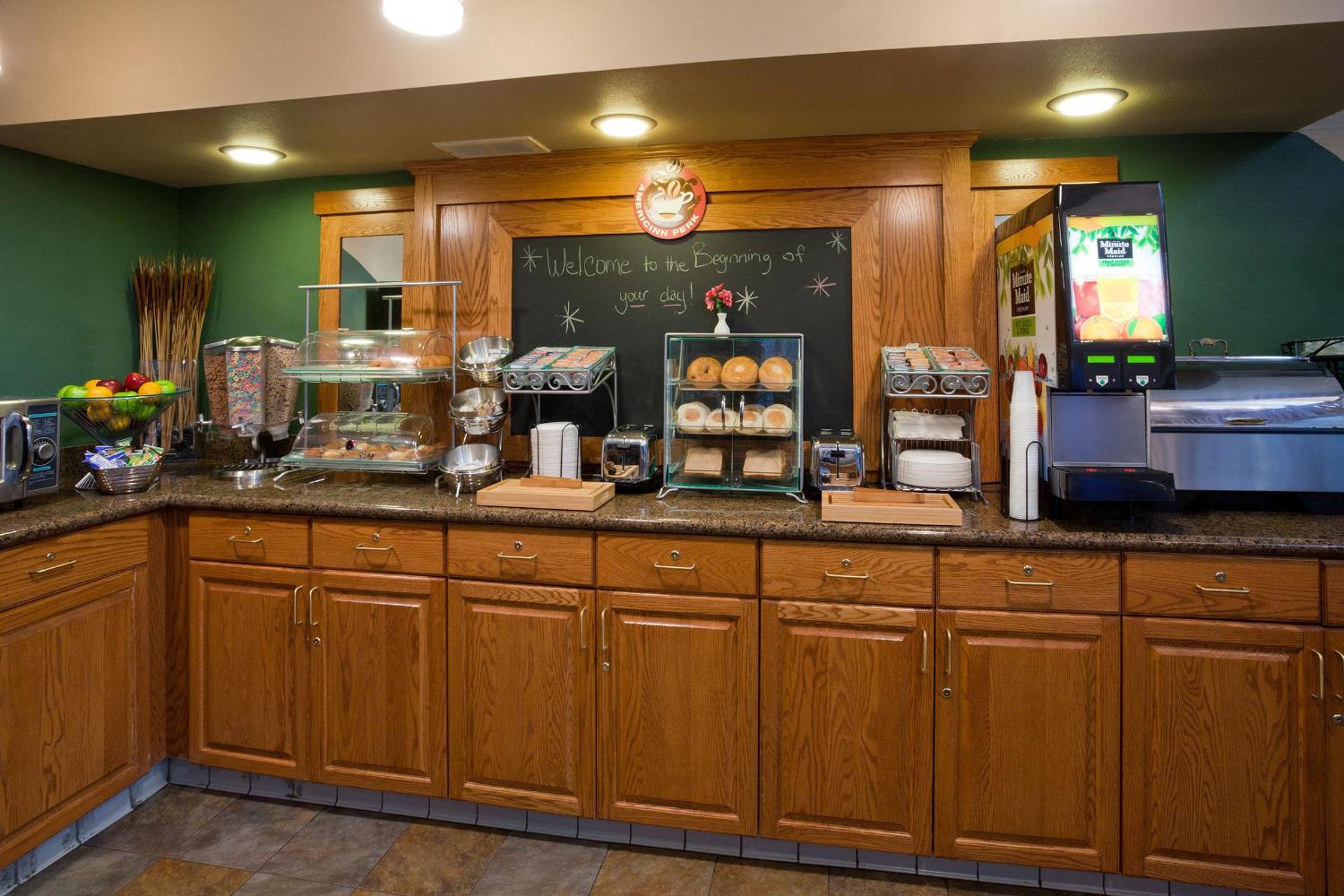 AmericInn by Wyndham Thief River Falls