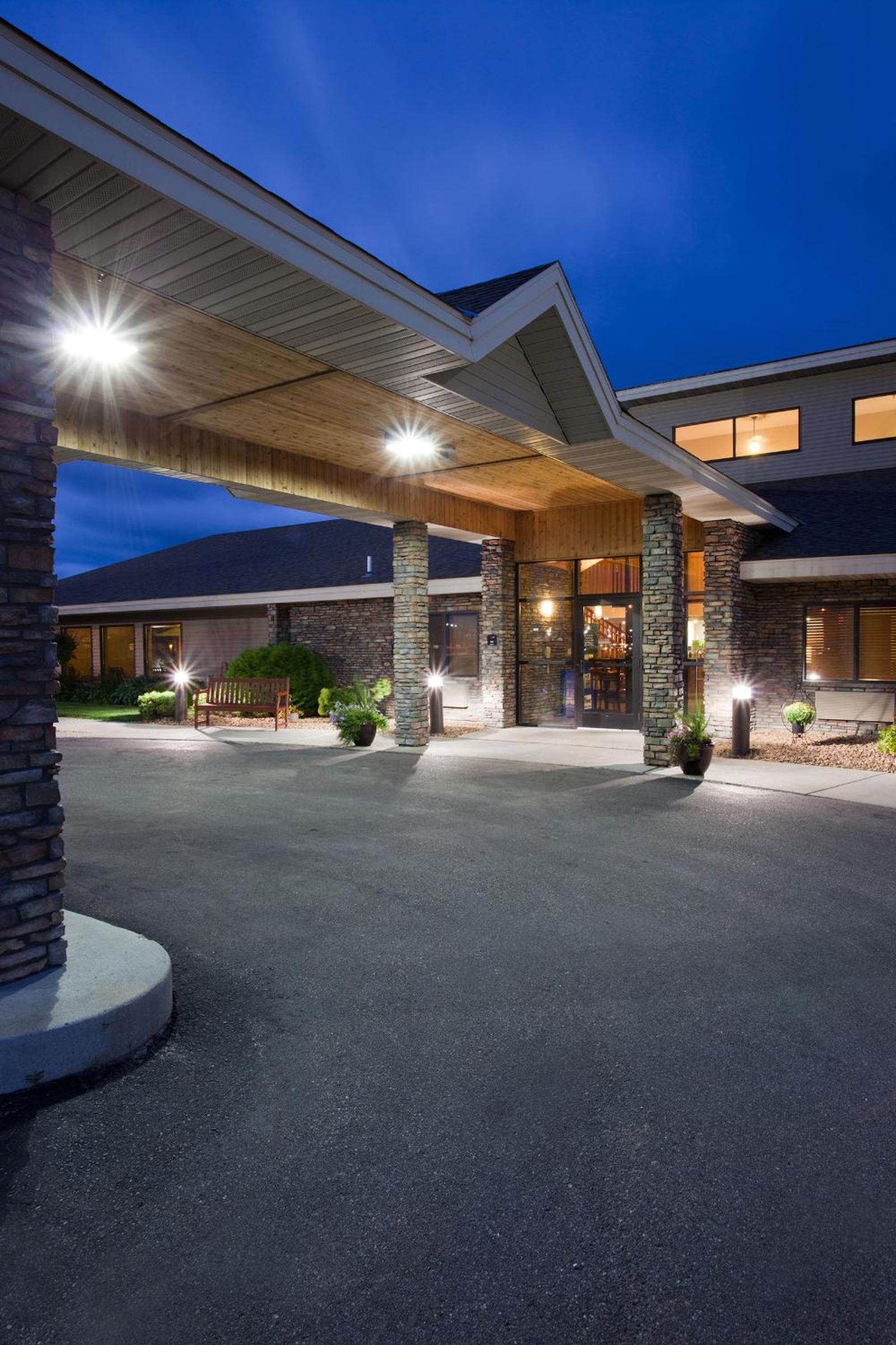 AmericInn by Wyndham Thief River Falls