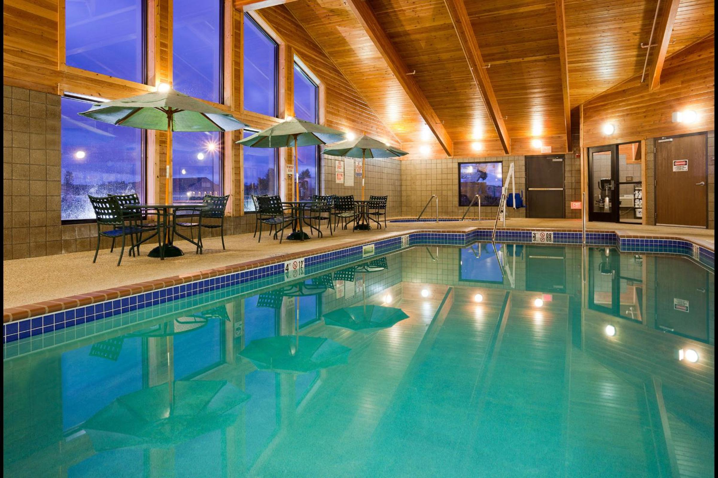 AmericInn by Wyndham Thief River Falls