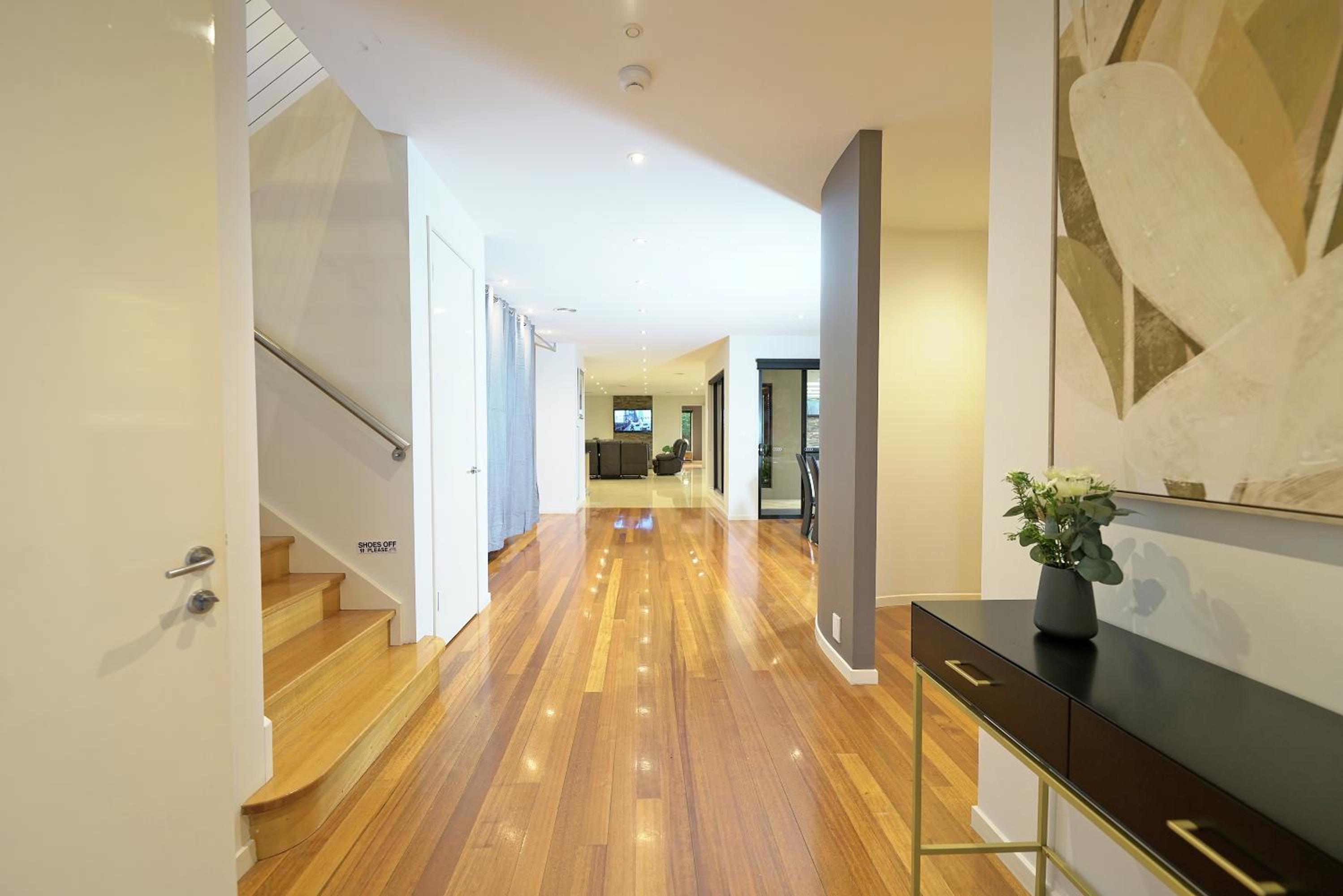 Luxury 7BRM Entire House Lakeview BlackSwans Wifi BBQ Resort