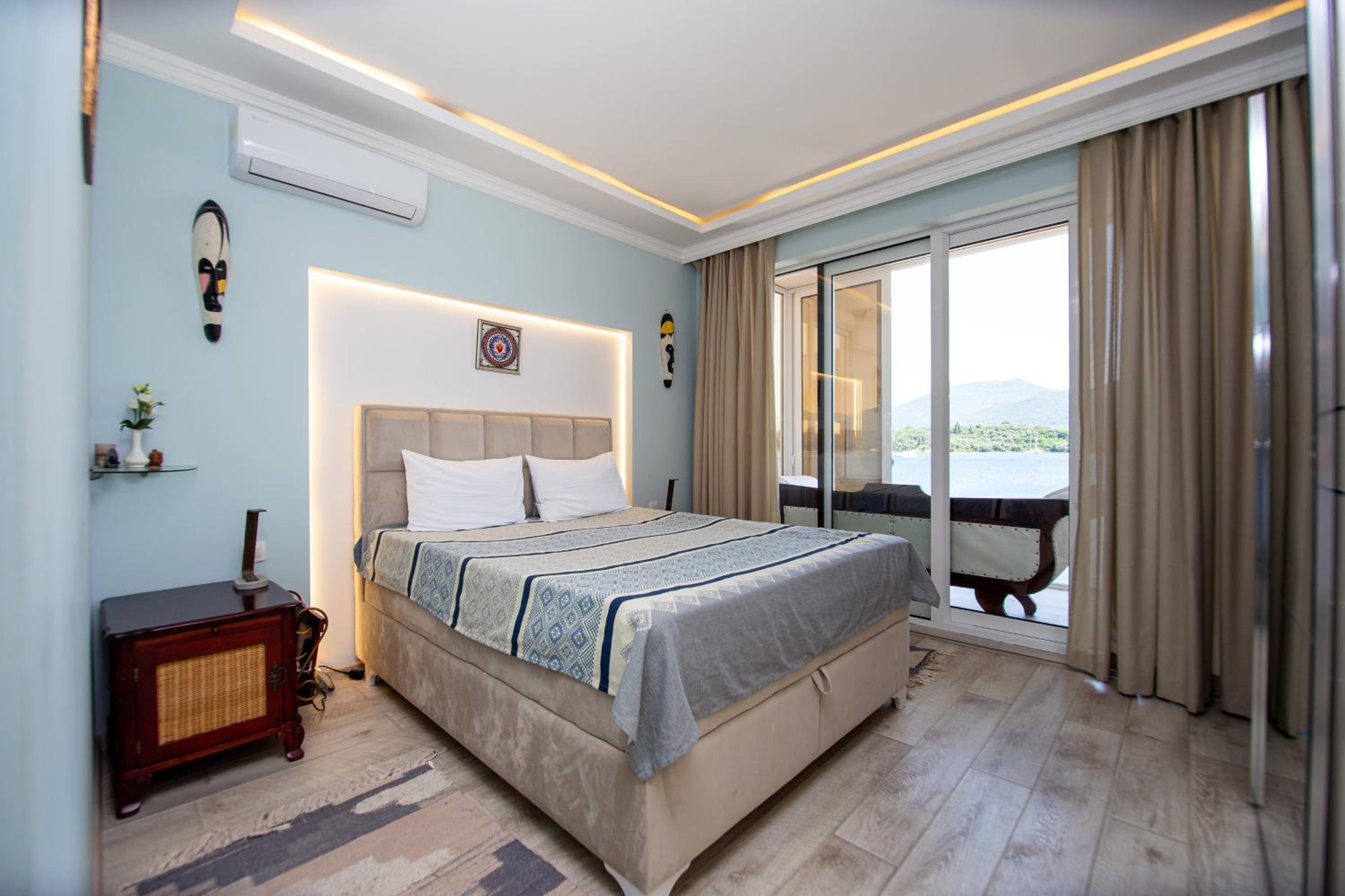 Aquamarine House view 2