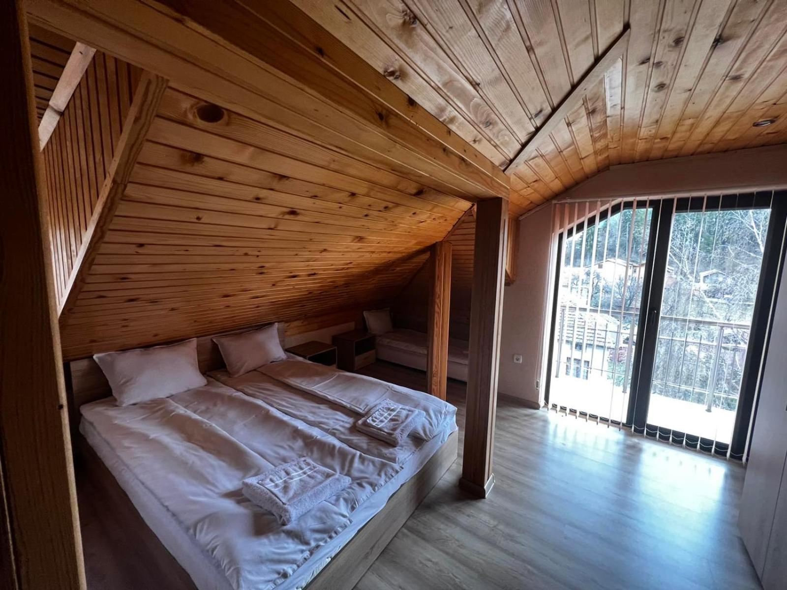 Advel Guest House