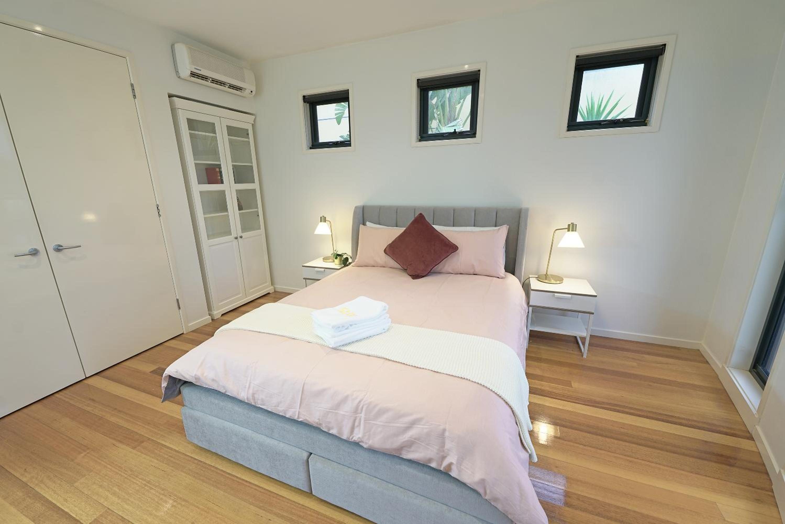 Luxury 7BRM Entire House Lakeview BlackSwans Wifi BBQ Resort