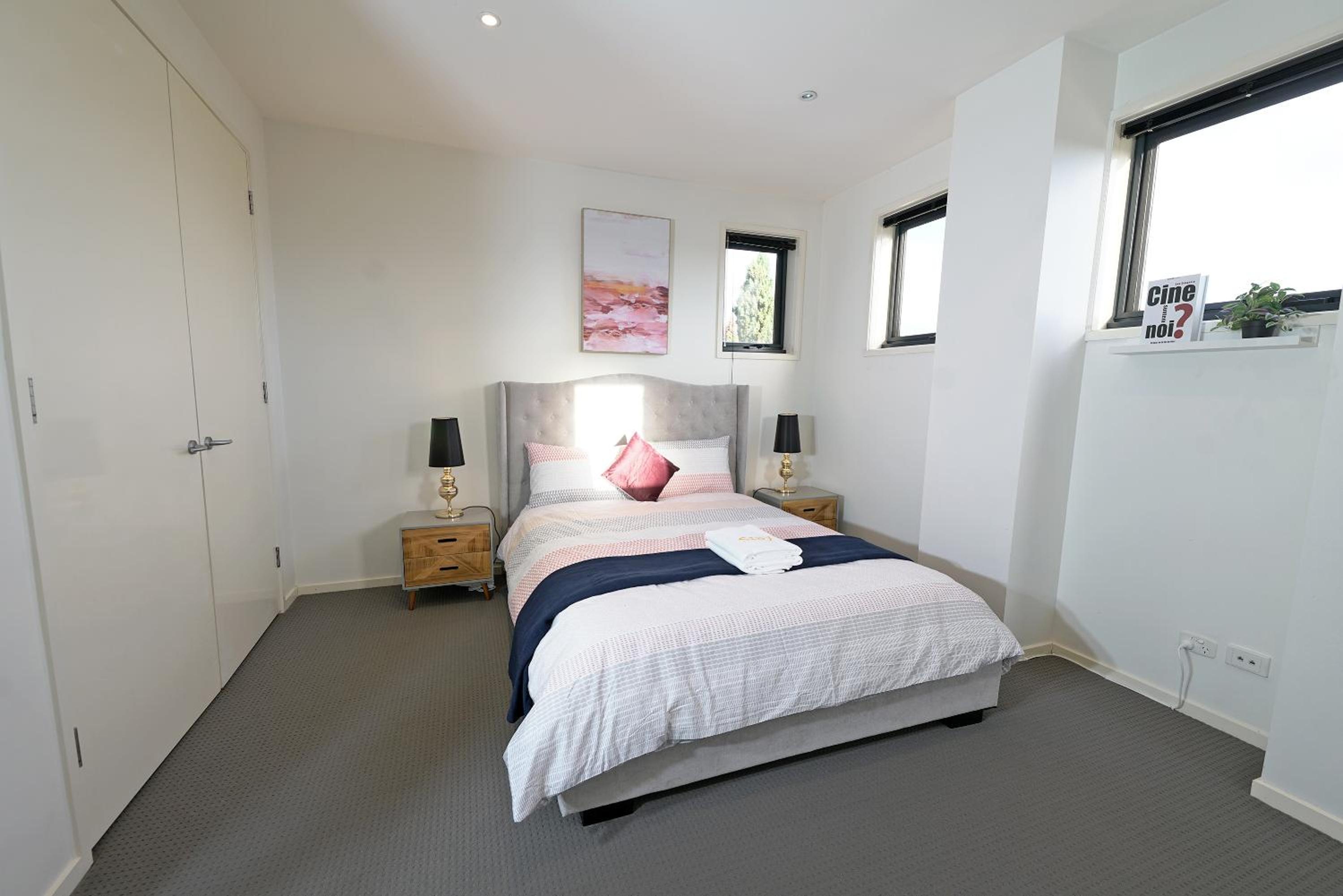Luxury 7BRM Entire House Lakeview BlackSwans Wifi BBQ Resort