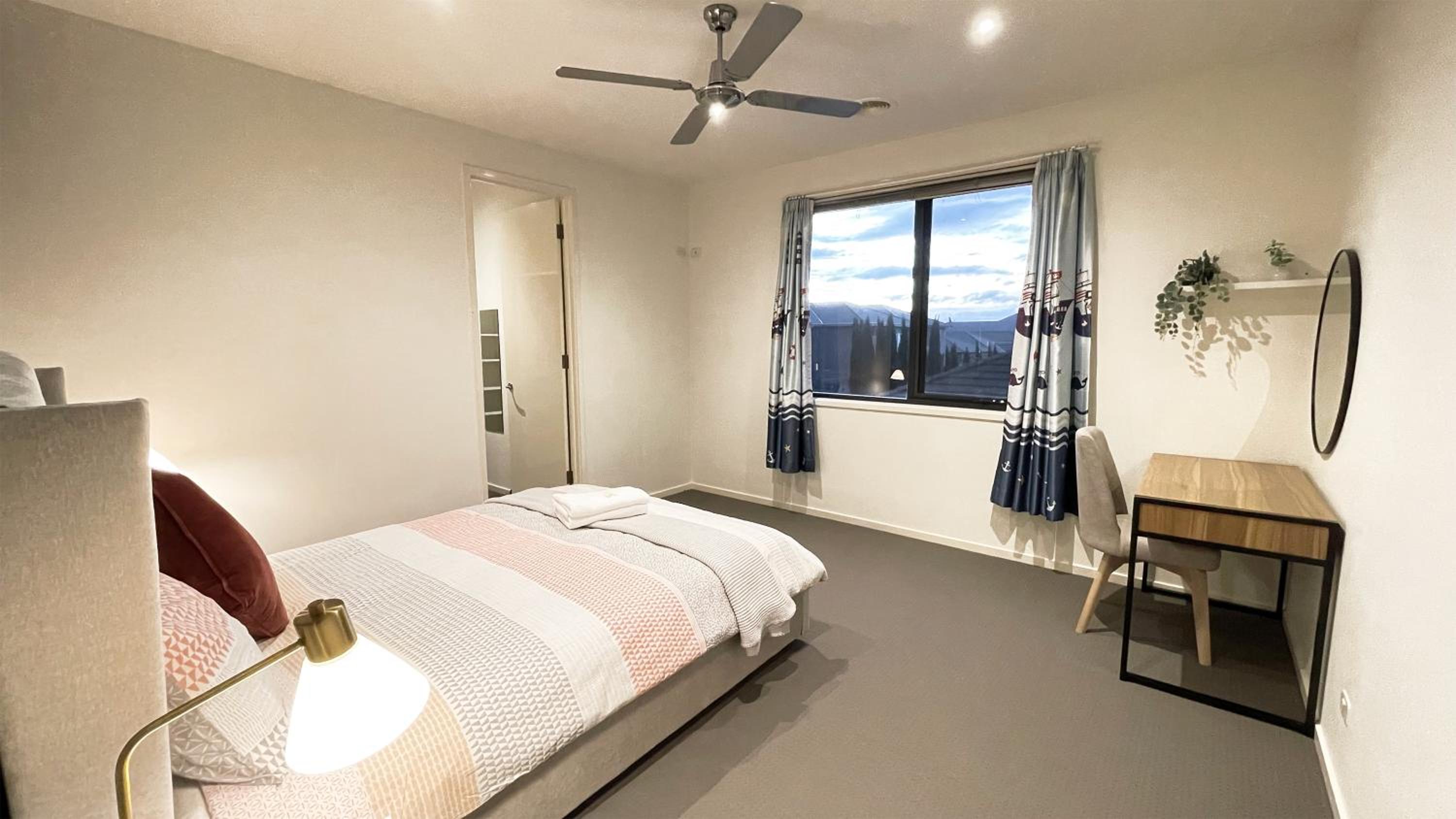 Luxury 7BRM Entire House Lakeview BlackSwans Wifi BBQ Resort
